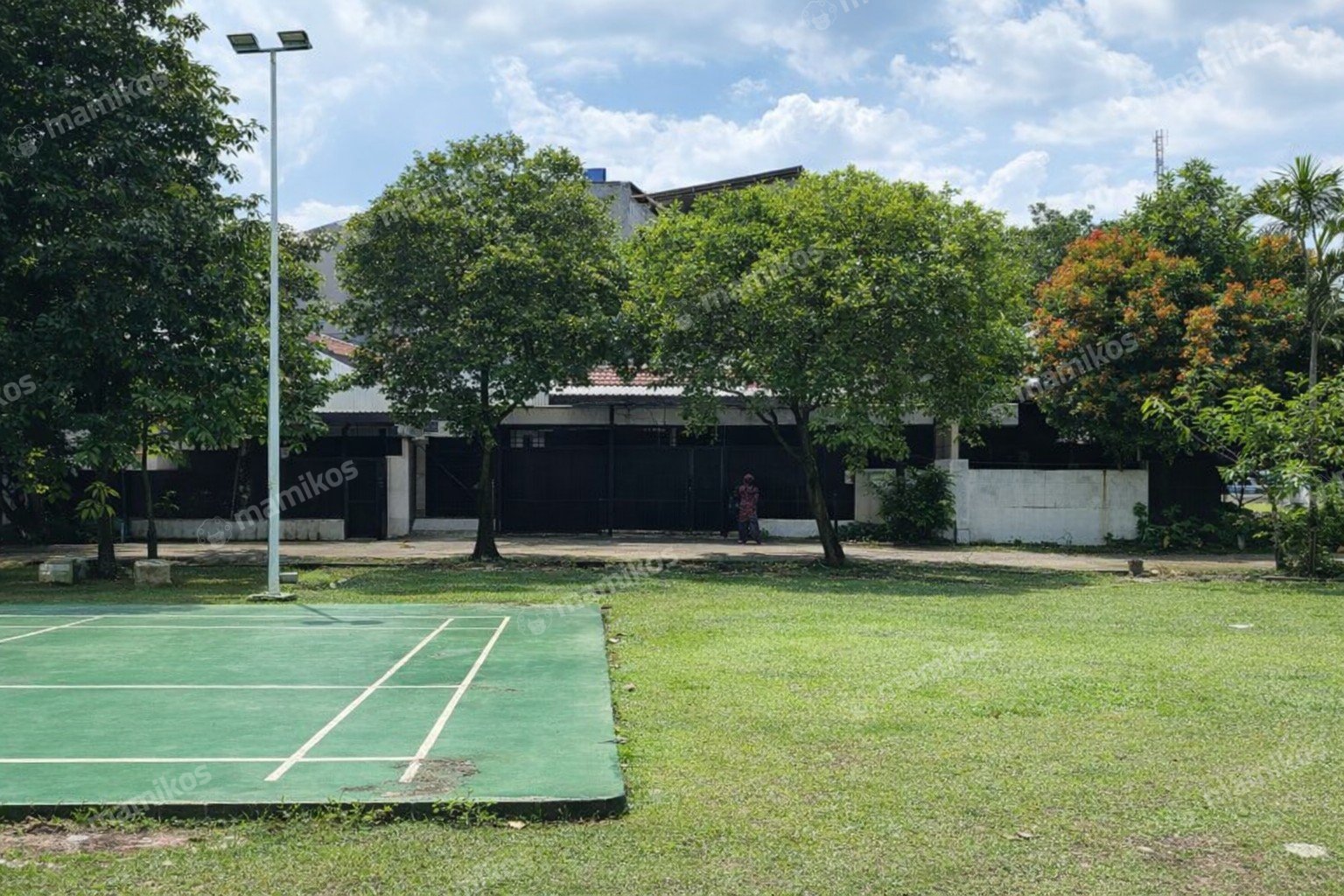 Rumah Sertifikat SHM 4 Kamar Tidur 4 Kamar Mandi Alfa Indah Jakarta Barat