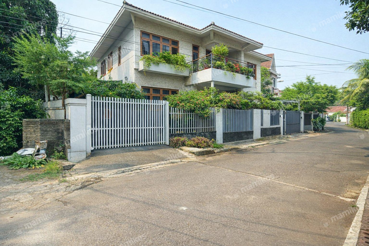 Rumah Sertifikat SHM 5 Kamar Tidur 5 Kamar Mandi Mampang Prapatan Jakarta Selatan