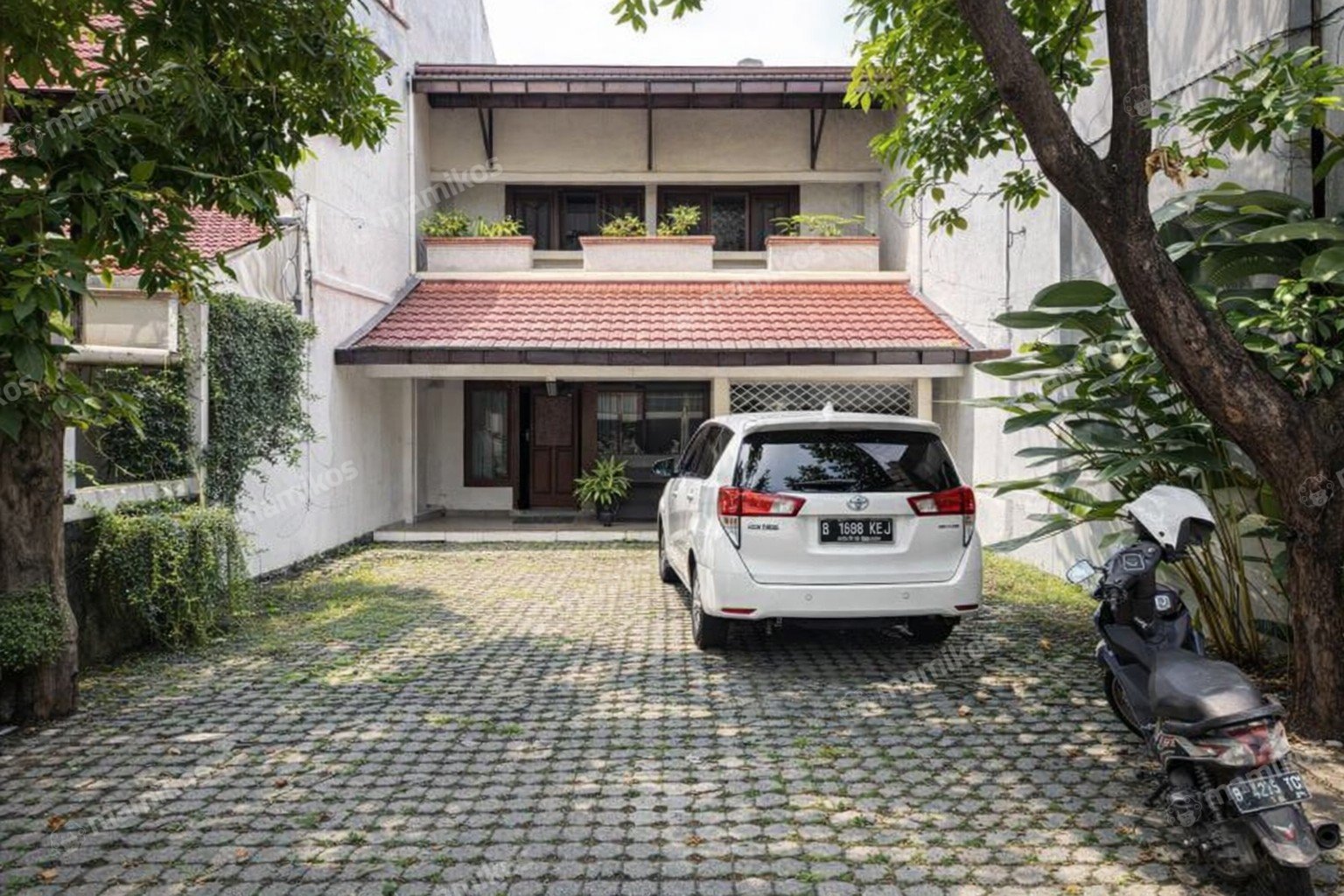 Rumah Sertifikat SHM 5 Kamar Tidur 5 Kamar Mandi Tanjung Duren Jakarta Barat