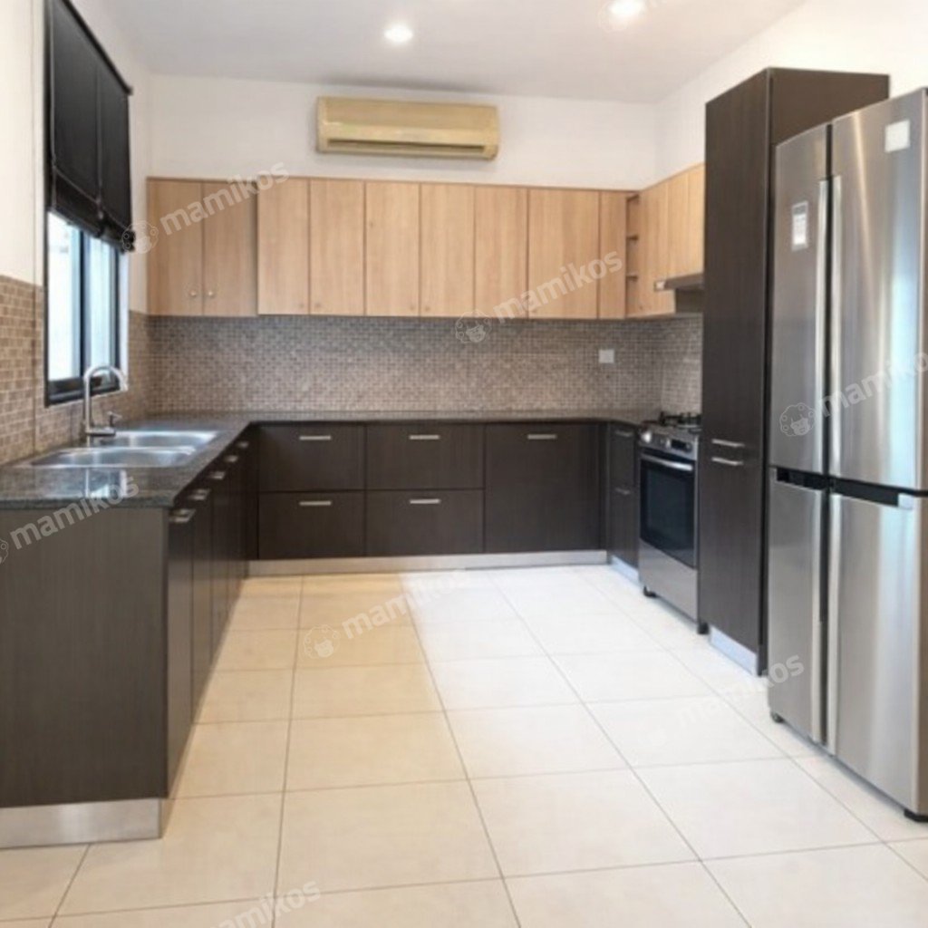 Rumah 6 Kamar Tidur 5 Kamar Mandi 2 Lantai Kemang Jakarta Selatan - Photo 3