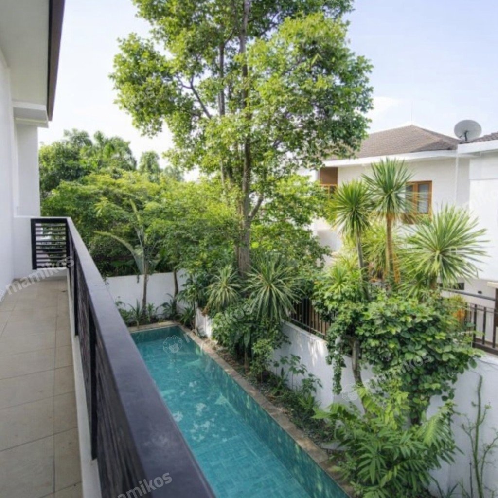 Rumah 6 Kamar Tidur 5 Kamar Mandi 2 Lantai Kemang Jakarta Selatan - Photo 5