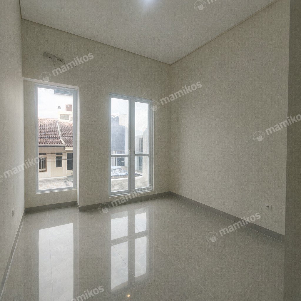 Rumah Sertifikat SHM 3 Kamar Tidur 3 Kamar Mandi Taman Ratu Jakarta Barat - Photo 2