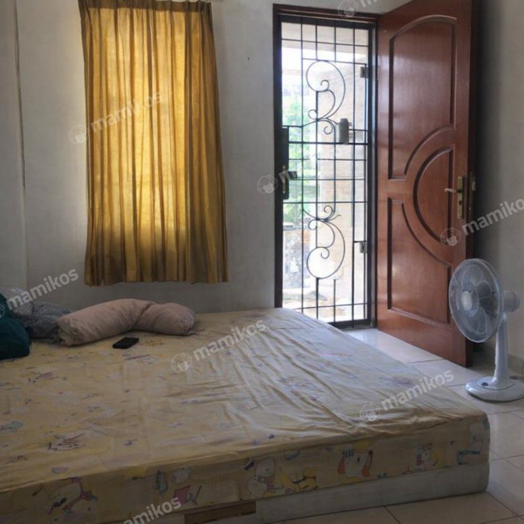 Rumah Sertifikat SHM 5 Kamar Tidur 3 Kamar Mandi Taman Surya Jakarta Barat - Photo 4