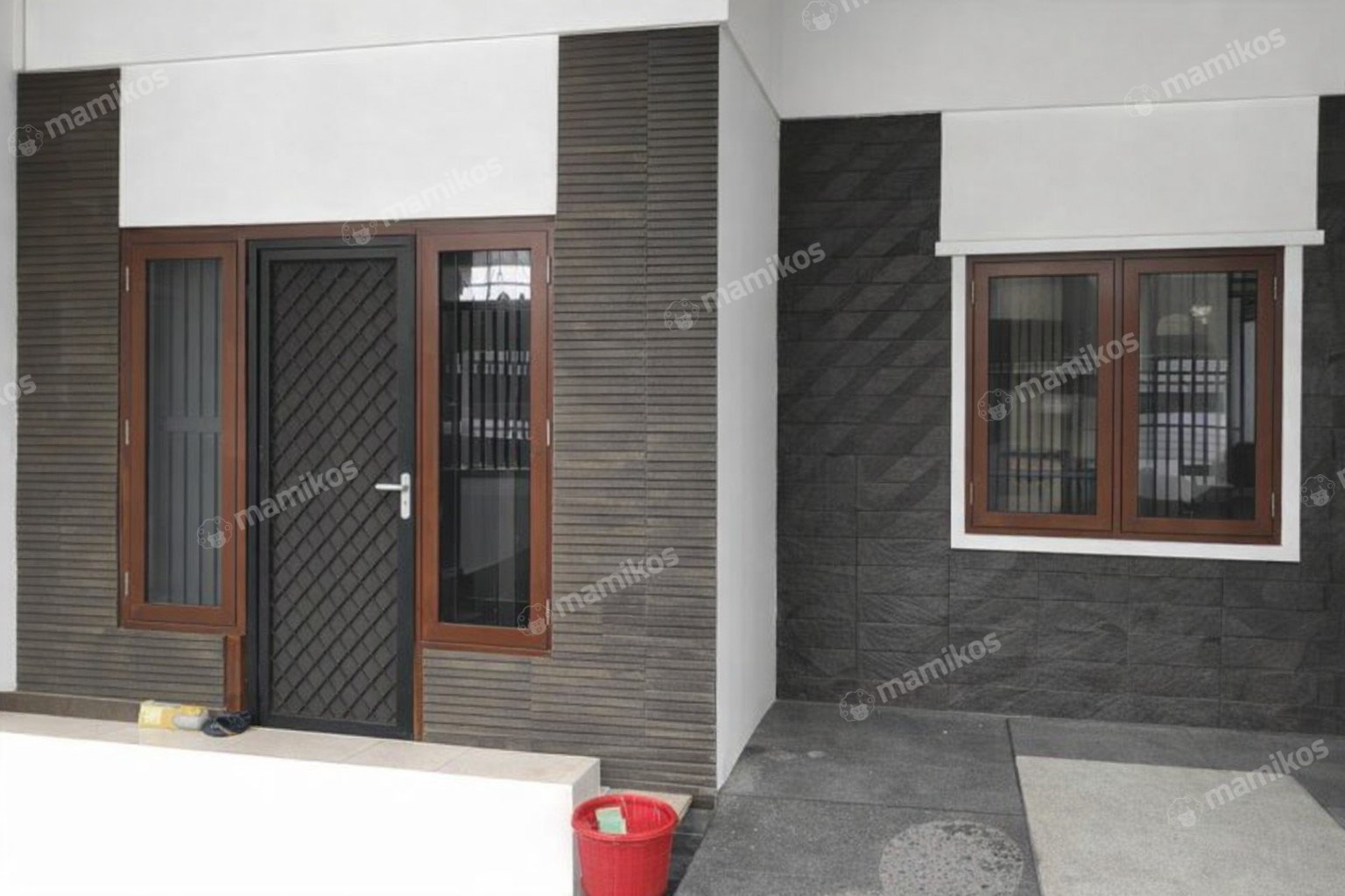 Rumah 2 Kamar Tidur 2 Kamar Mandi 1 Lantai Taman Ratu Jakarta Barat