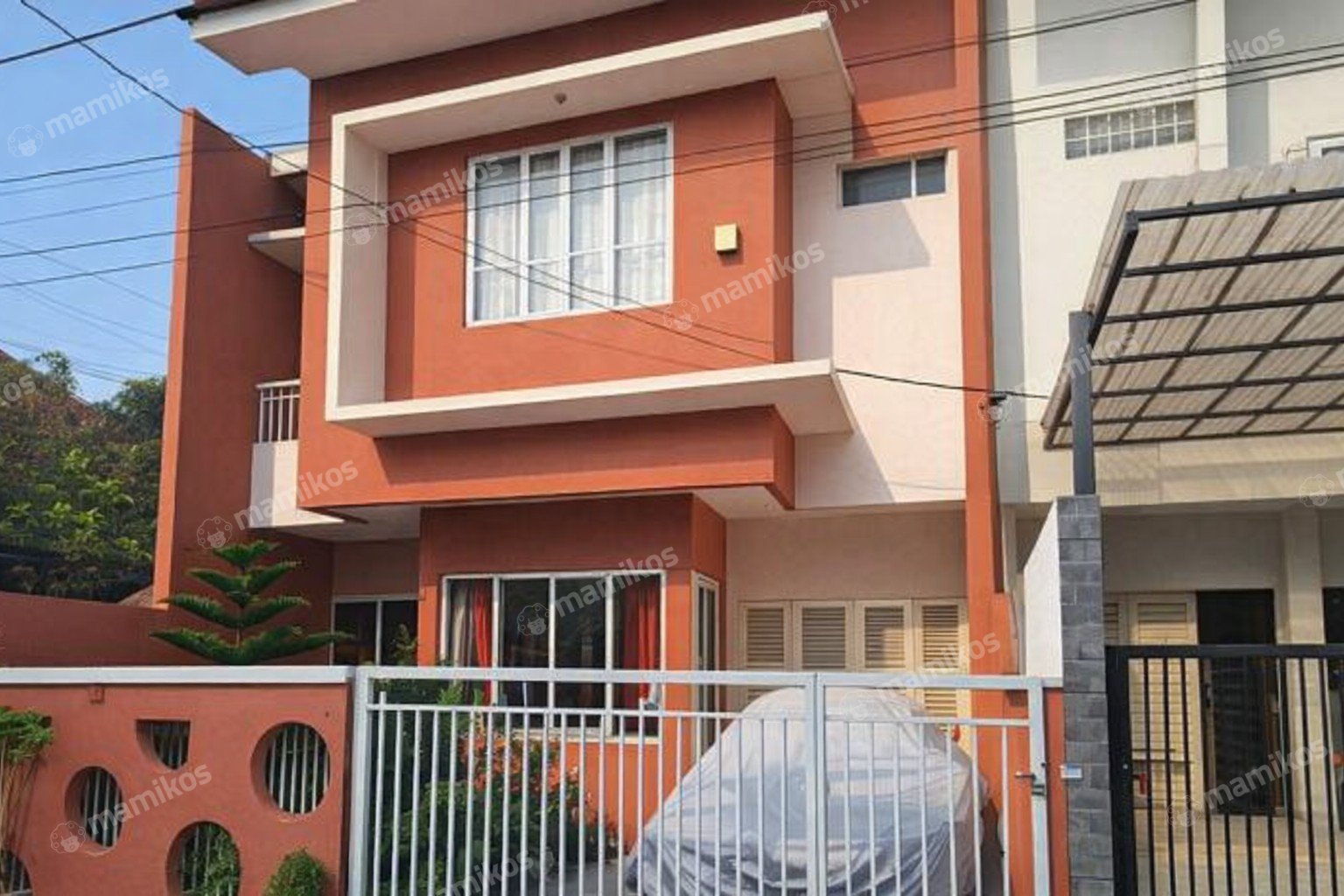 Rumah Sertifikat SHM 5 Kamar Tidur 4 Kamar Mandi Sunrise Garden Jakarta Barat