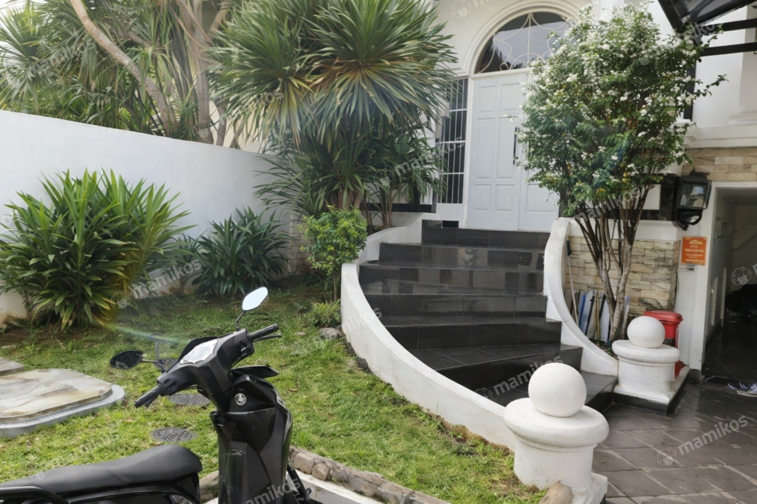 Rumah Sertifikat SHM 5 Kamar Tidur 4 Kamar Mandi Pantai Indah Kapuk Jakarta Utara - Photo 5
