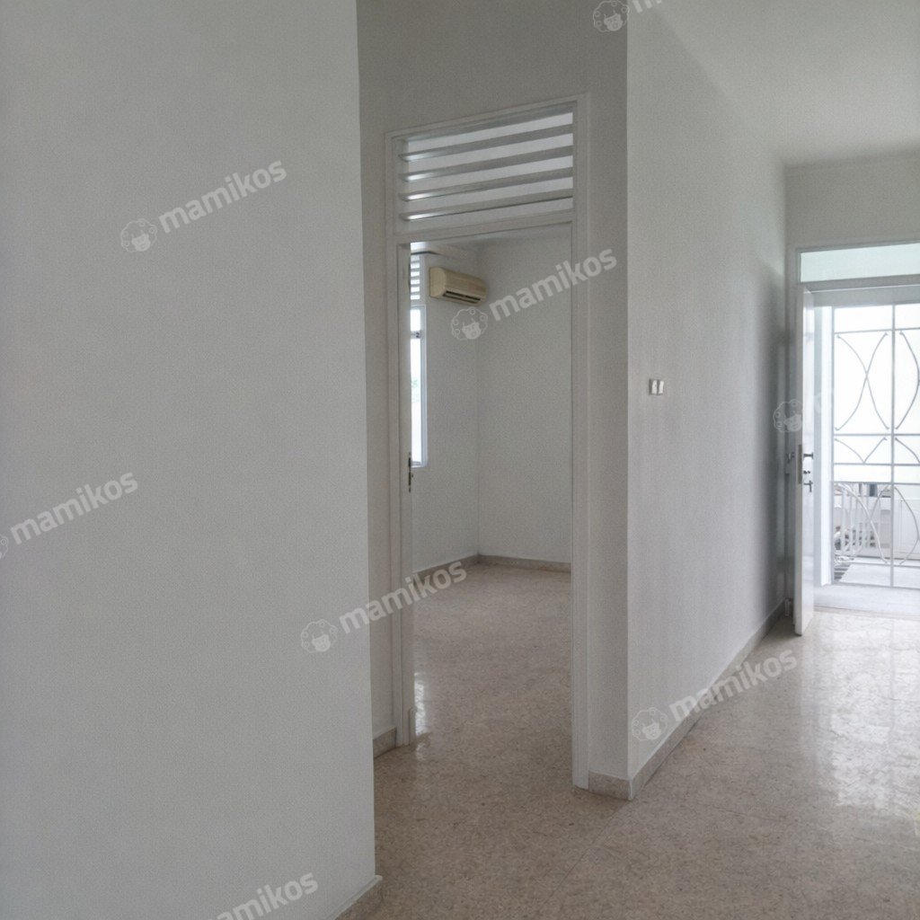 Rumah Sertifikat SHM 3 Kamar Tidur 2 Kamar Mandi Sunrise Garden Jakarta Barat - Photo 3
