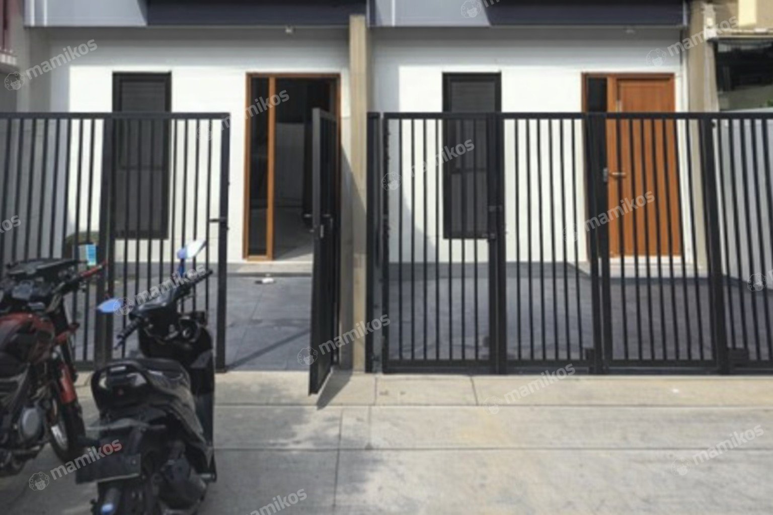 Rumah 3 Kamar Tidur 3 Kamar Mandi 2 Lantai Meruya Jakarta Barat