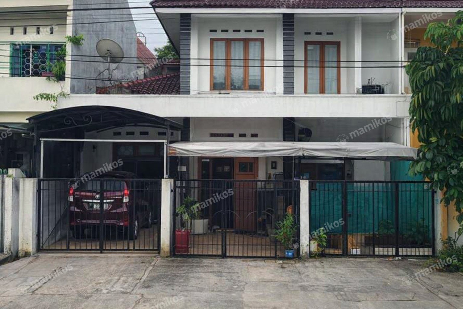 Rumah Sertifikat SHM 7 Kamar Tidur 4 Kamar Mandi Sektor 1 - Bintaro Jakarta Selatan