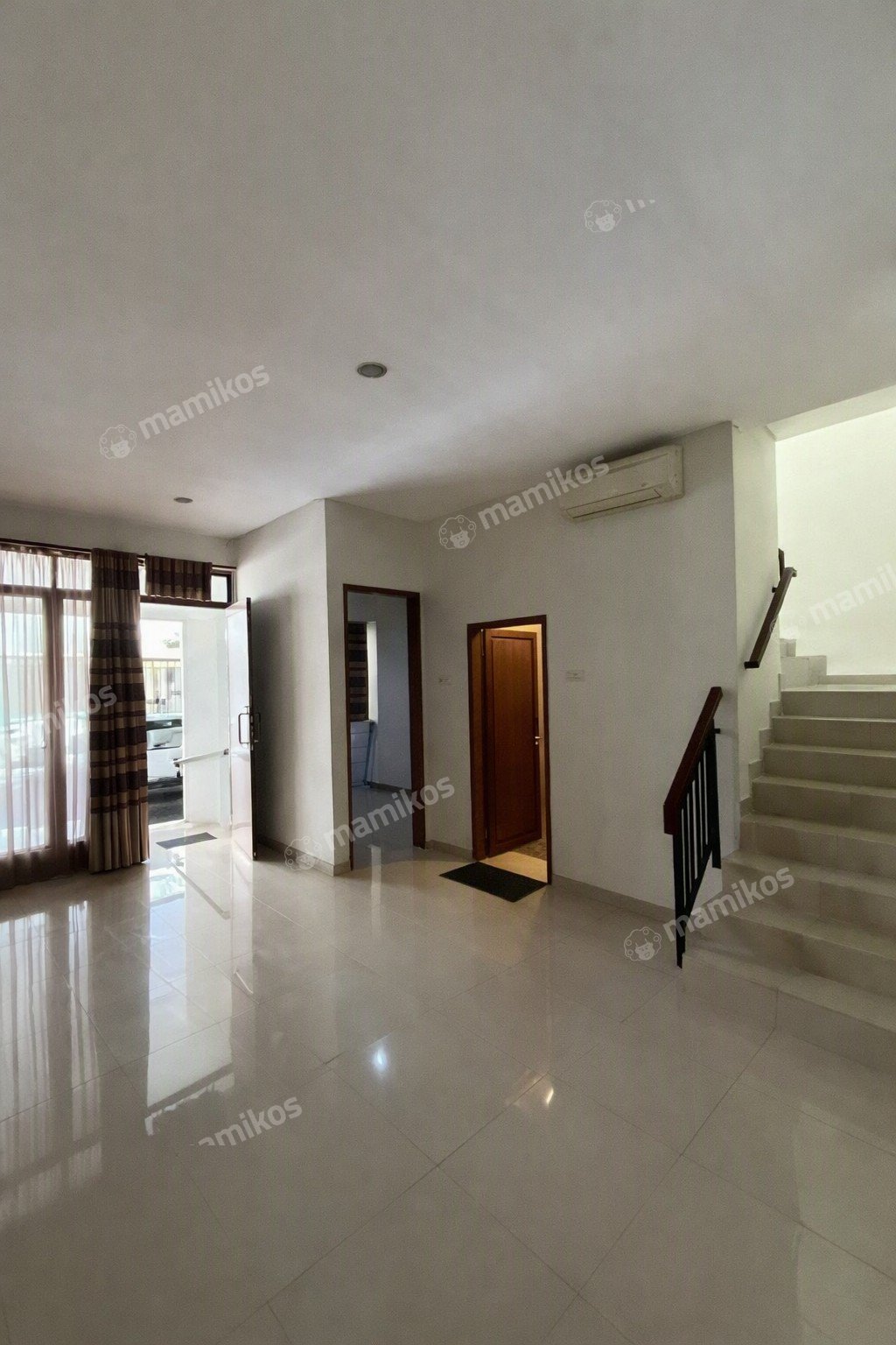 Rumah Sertifikat SHM 4 Kamar Tidur 3 Kamar Mandi Kelapa Gading Jakarta Utara - Photo 4