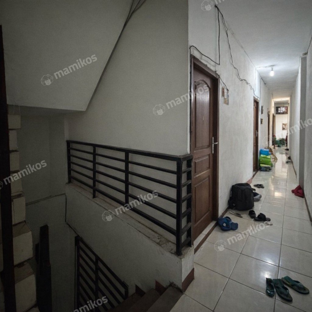 Rumah Sertifikat SHM 17 Kamar Tidur 4 Kamar Mandi Jelambar Jakarta Barat - Photo 4
