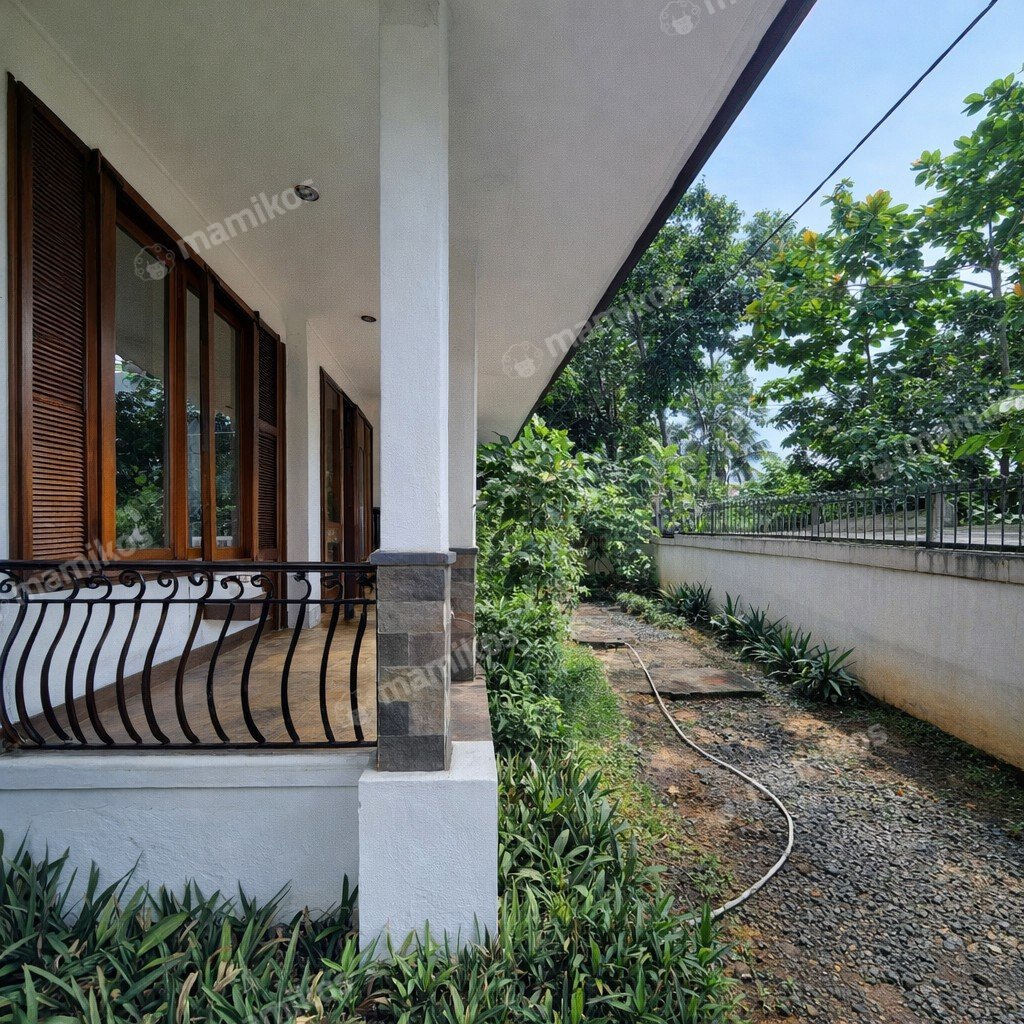 Rumah Sertifikat SHM 6 Kamar Tidur 4 Kamar Mandi Kuningan Jakarta Selatan - Photo 2