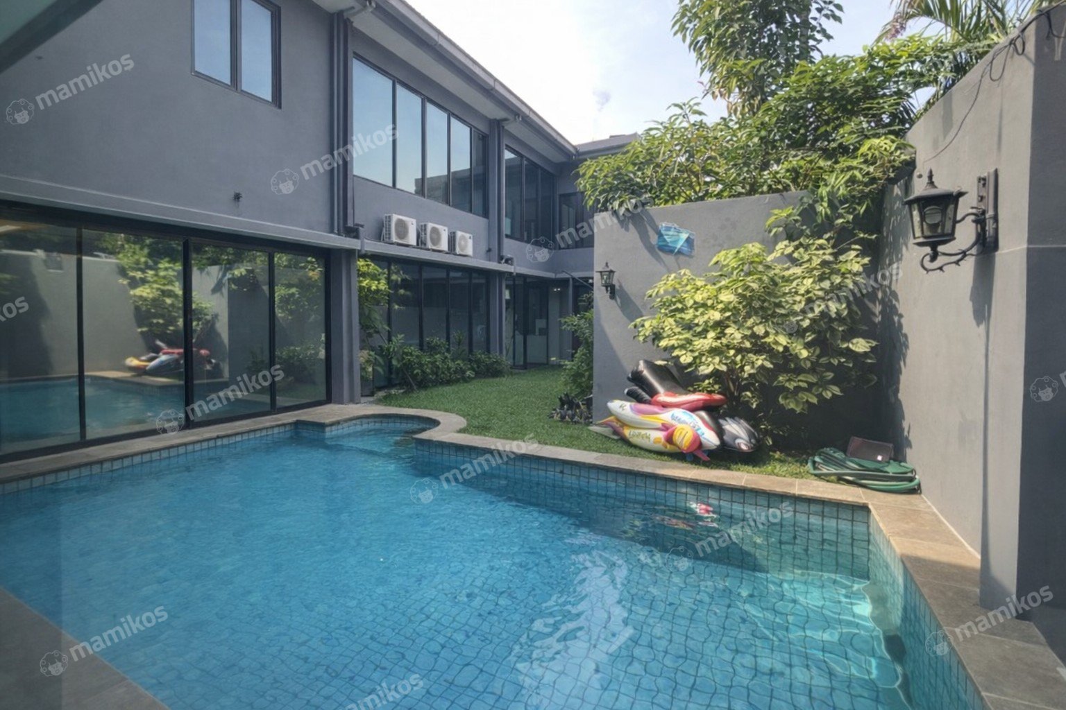 Rumah Sertifikat SHM 6 Kamar Tidur 4 Kamar Mandi Pejaten Jakarta Selatan