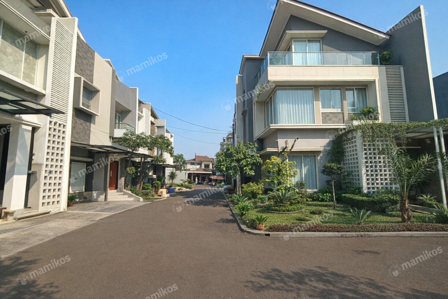 Rumah Sertifikat SHM 4 Kamar Tidur 3 Kamar Mandi Kemang Jakarta Selatan