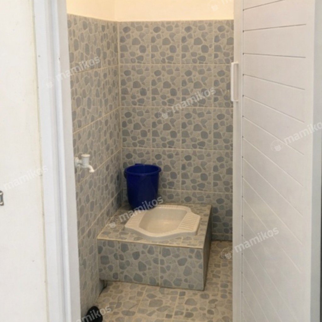 Rumah Sertifikat SHM 6 Kamar Tidur 3 Kamar Mandi Tanjung Duren Jakarta Barat - Photo 3