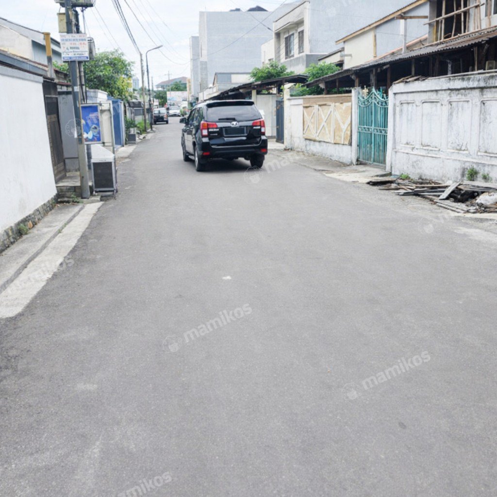Rumah Sertifikat SHM 3 Kamar Tidur 3 Kamar Mandi Taman Ratu Jakarta Barat - Photo 3
