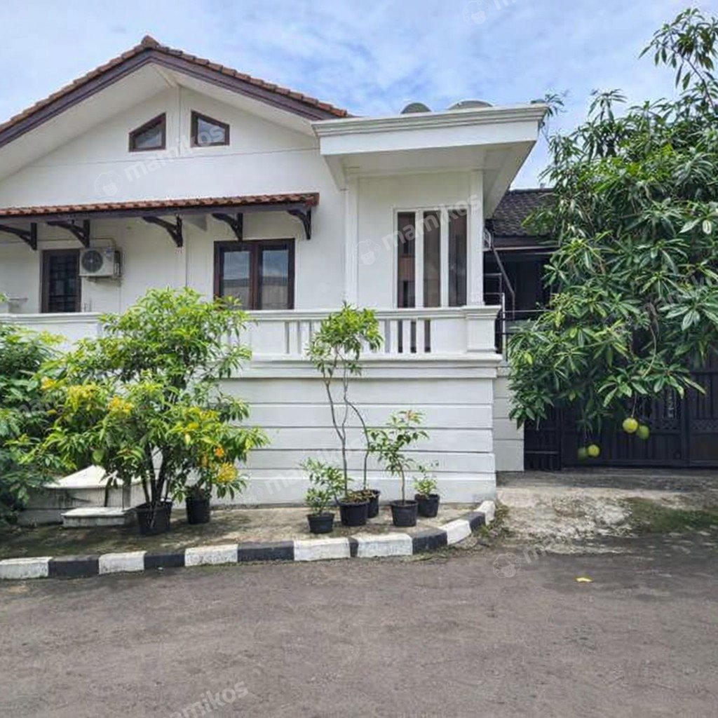 Rumah Sertifikat SHM 3 Kamar Tidur 3 Kamar Mandi Pulomas Jakarta Timur - Photo 2
