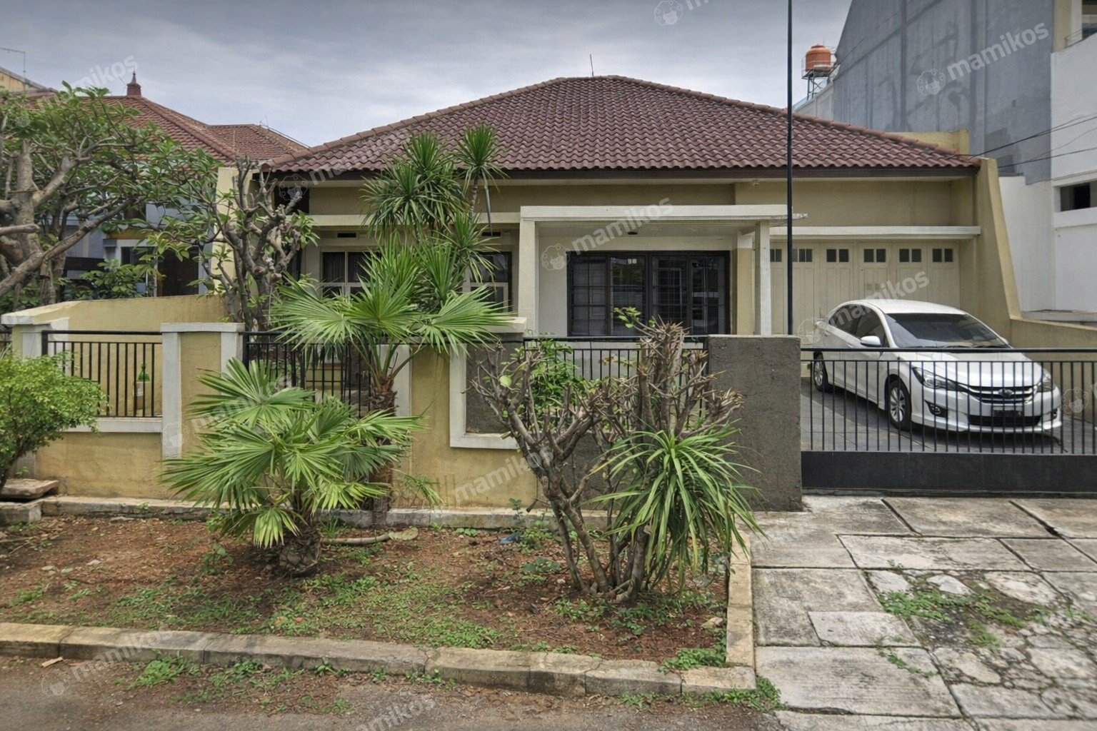 Rumah 5 Kamar Tidur 3 Kamar Mandi 1 Lantai Cibubur Jakarta Timur