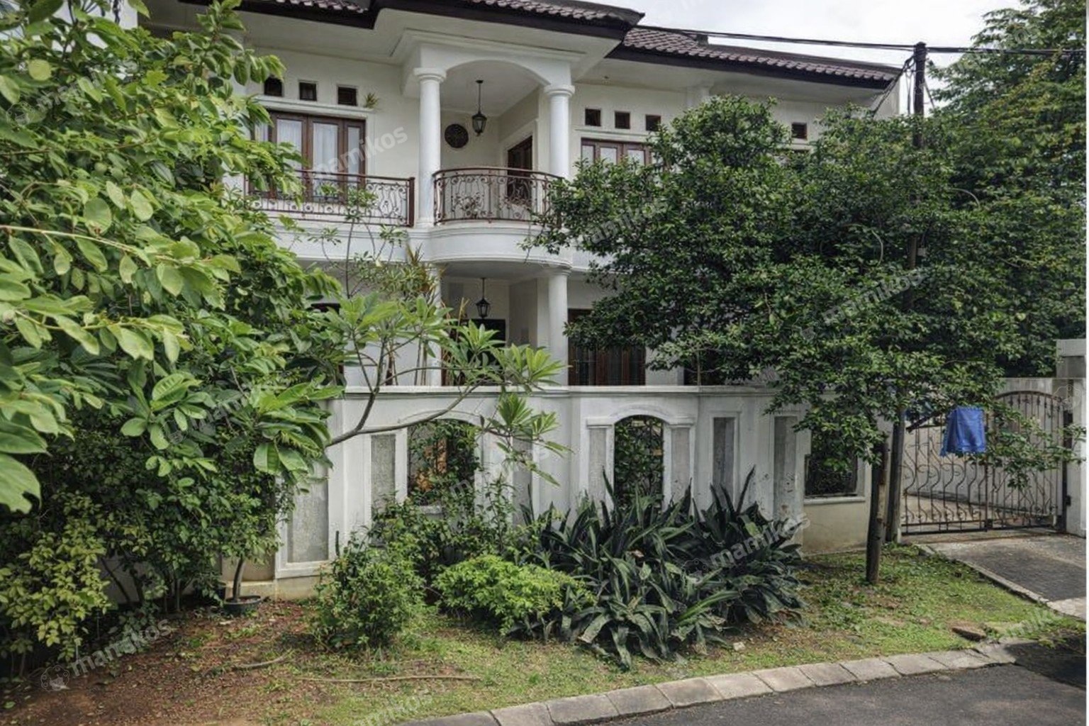 Rumah Sertifikat SHM 5 Kamar Tidur 4 Kamar Mandi Cibubur Jakarta Timur