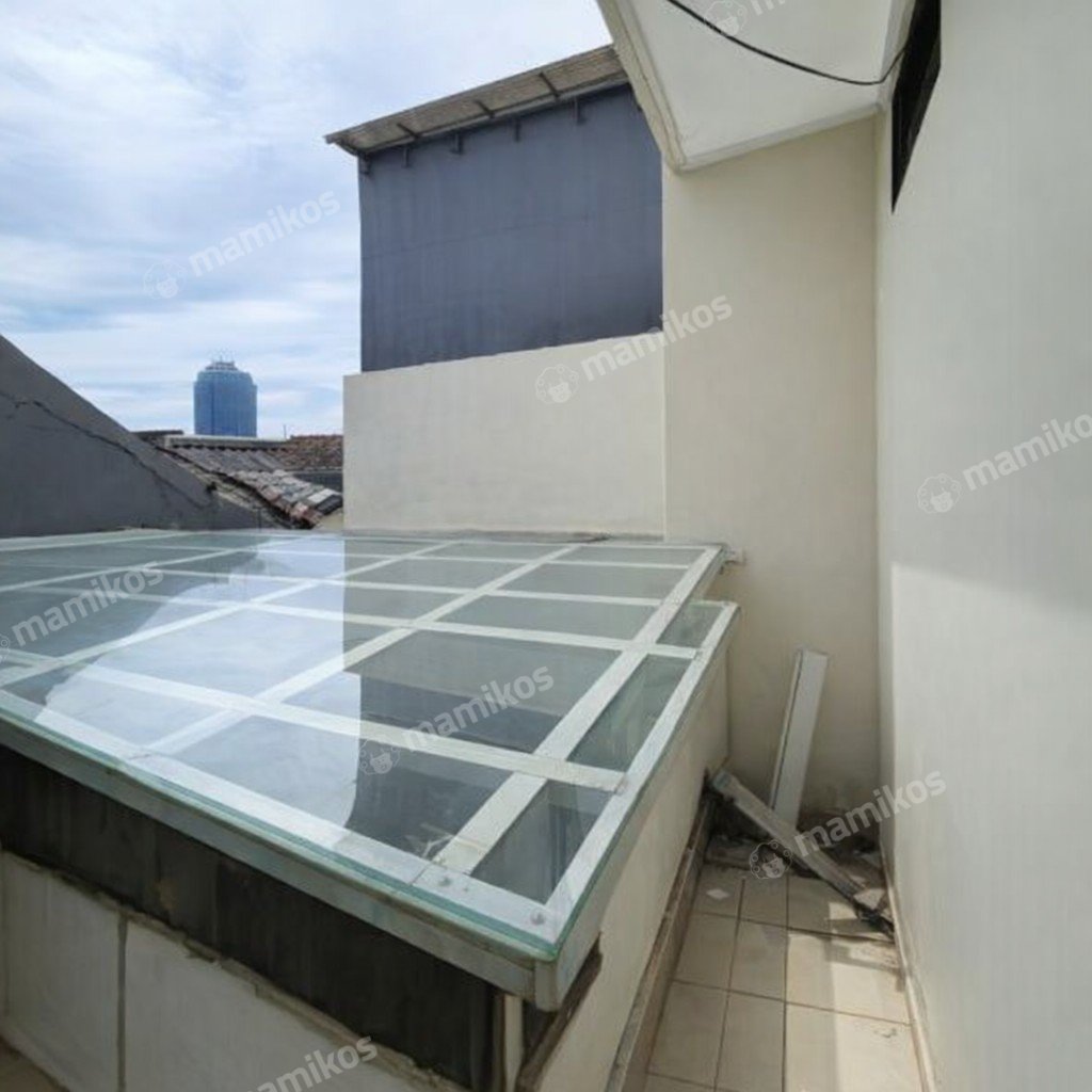 Rumah Sertifikat SHM 5 Kamar Tidur 3 Kamar Mandi Taman Ratu Jakarta Barat - Photo 2