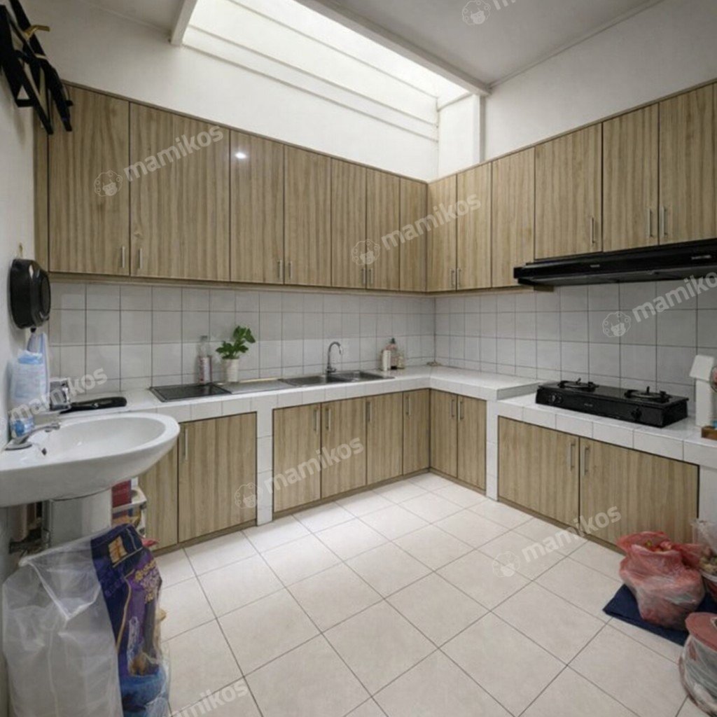 Rumah Sertifikat SHM 5 Kamar Tidur 3 Kamar Mandi Taman Ratu Jakarta Barat - Photo 4