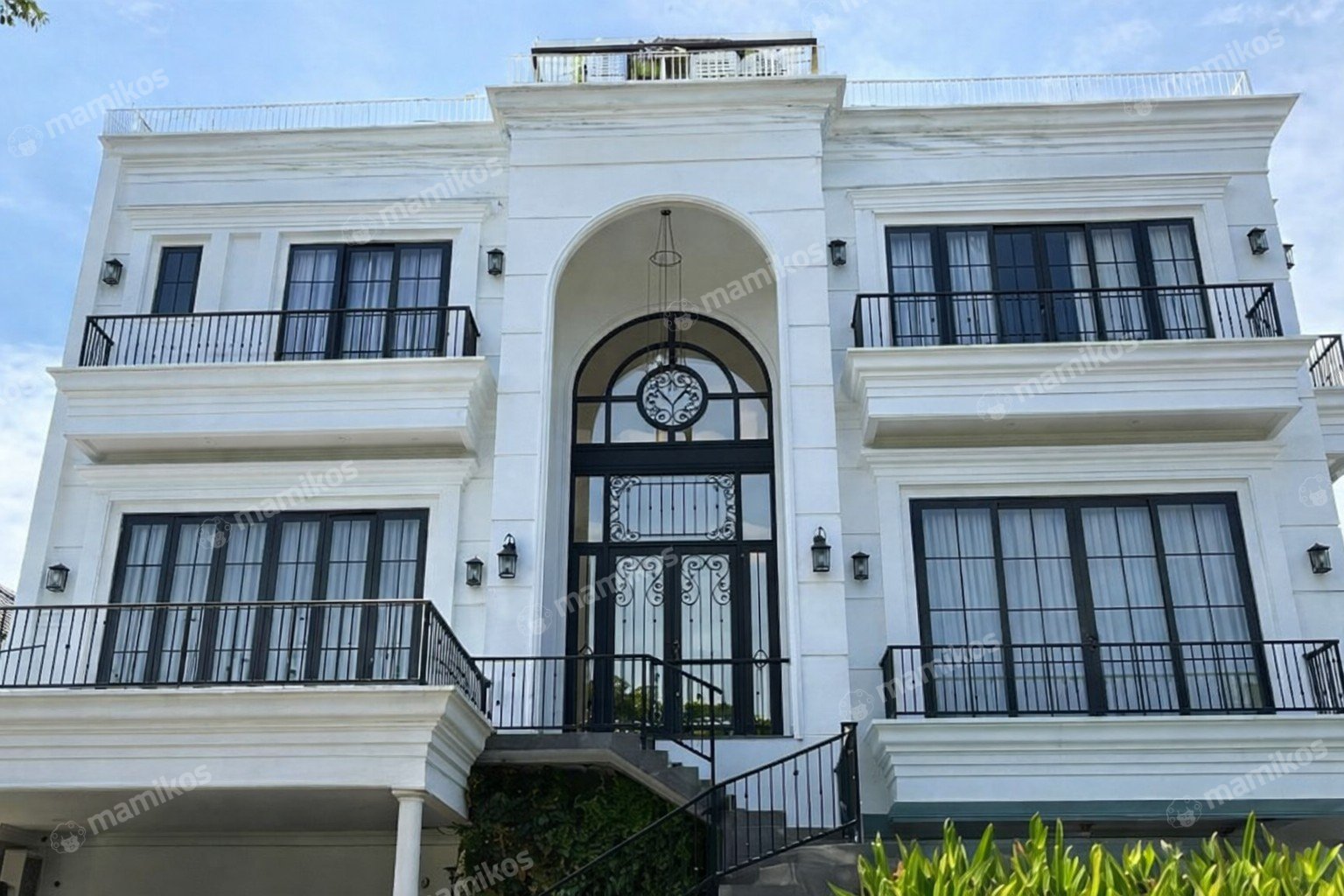Rumah 5 Kamar Tidur 4 Kamar Mandi 4 Lantai Pantai Indah Kapuk Jakarta Utara