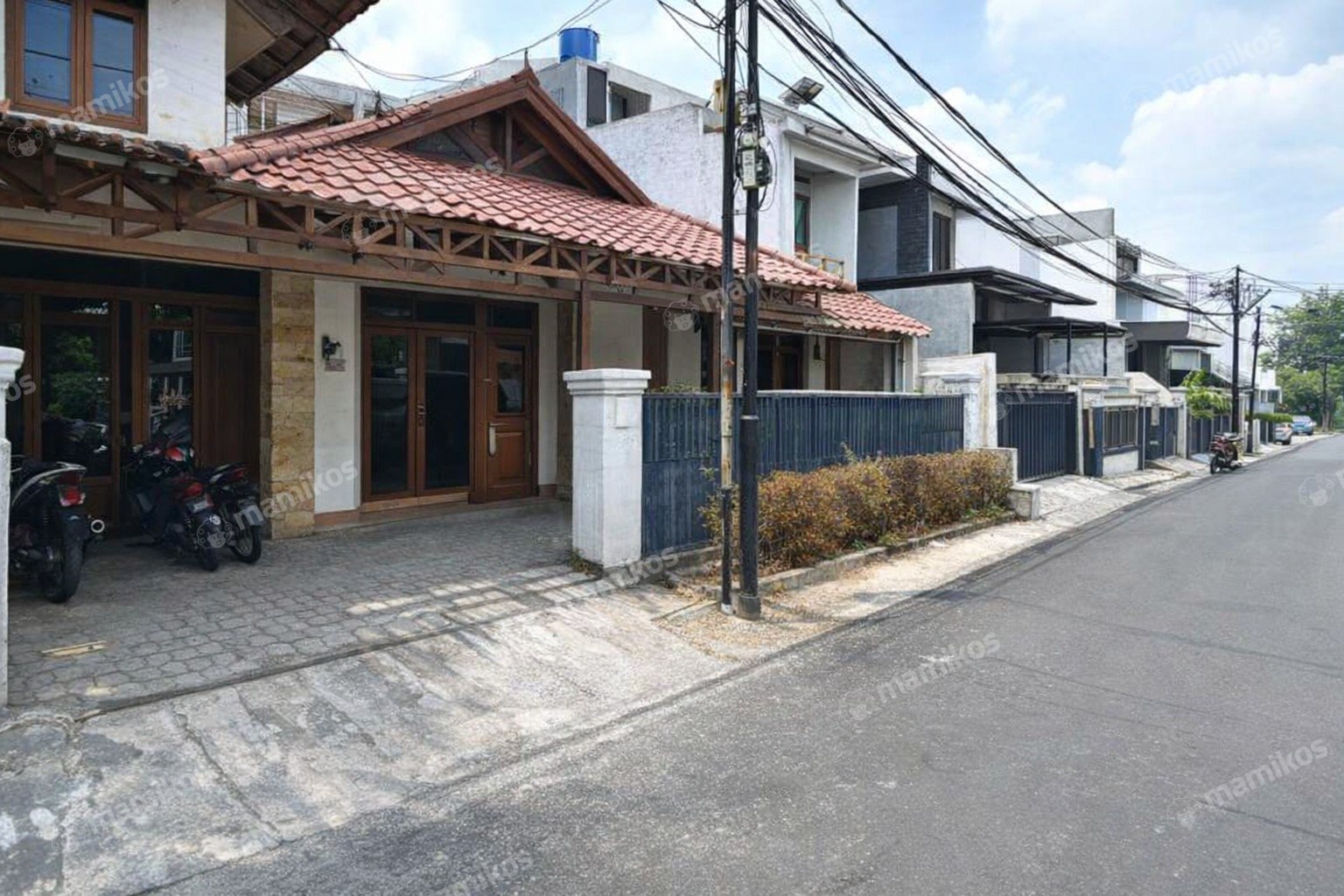 Rumah Sertifikat SHM 6 Kamar Tidur 3 Kamar Mandi Tebet Jakarta Selatan
