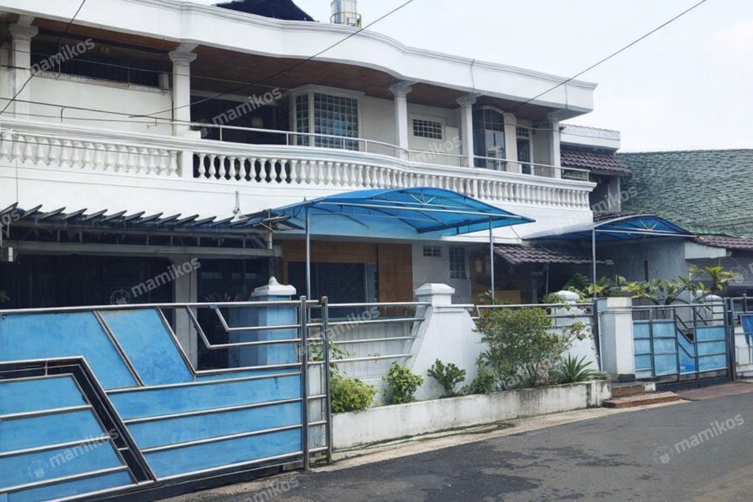 Rumah Sertifikat SHM 7 Kamar Tidur 4 Kamar Mandi Tomang Jakarta Barat