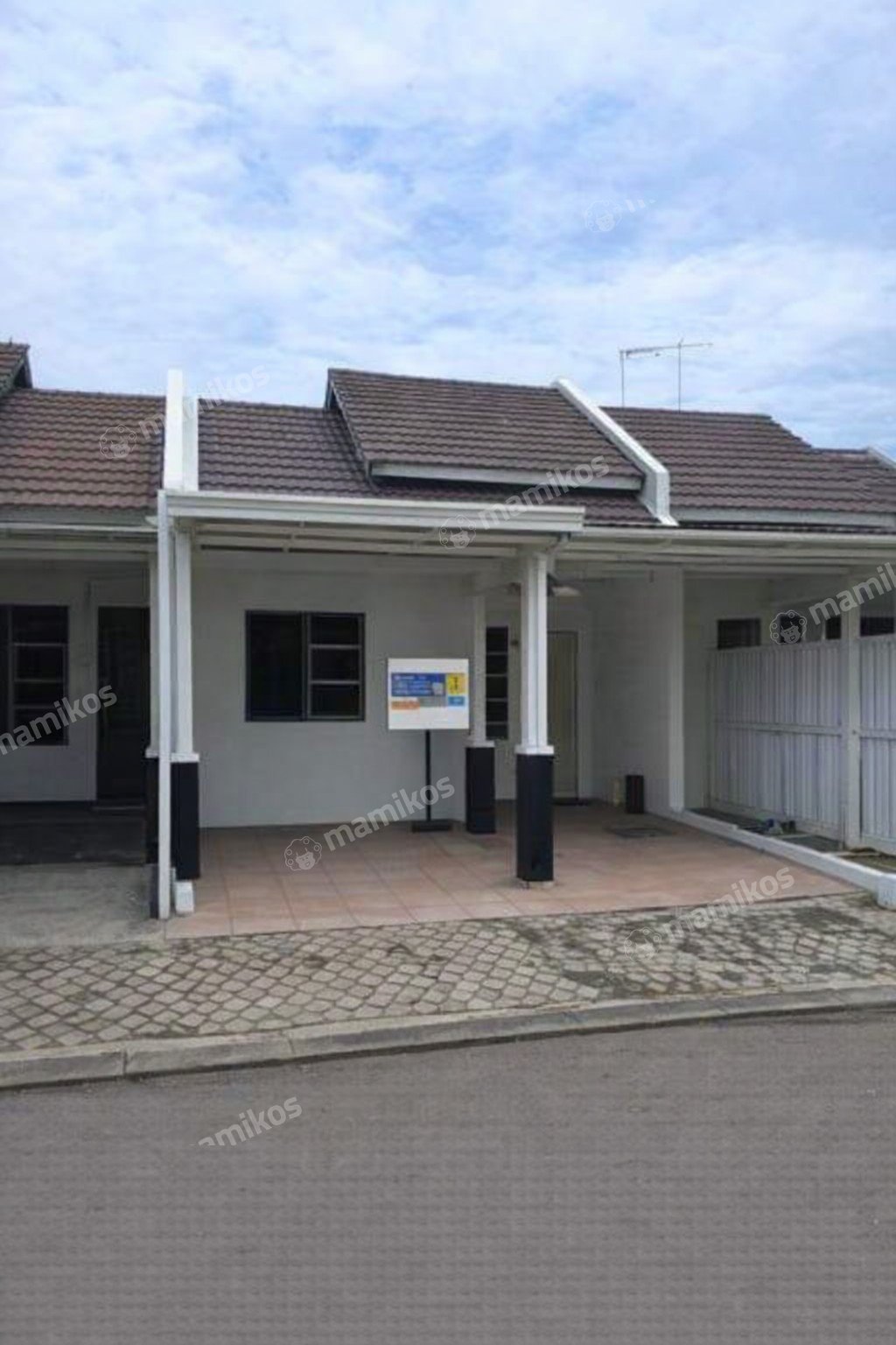 Rumah Sertifikat SHM 2 Kamar Tidur 1 Kamar Mandi Kota Wisata Jakarta Timur - Photo 2