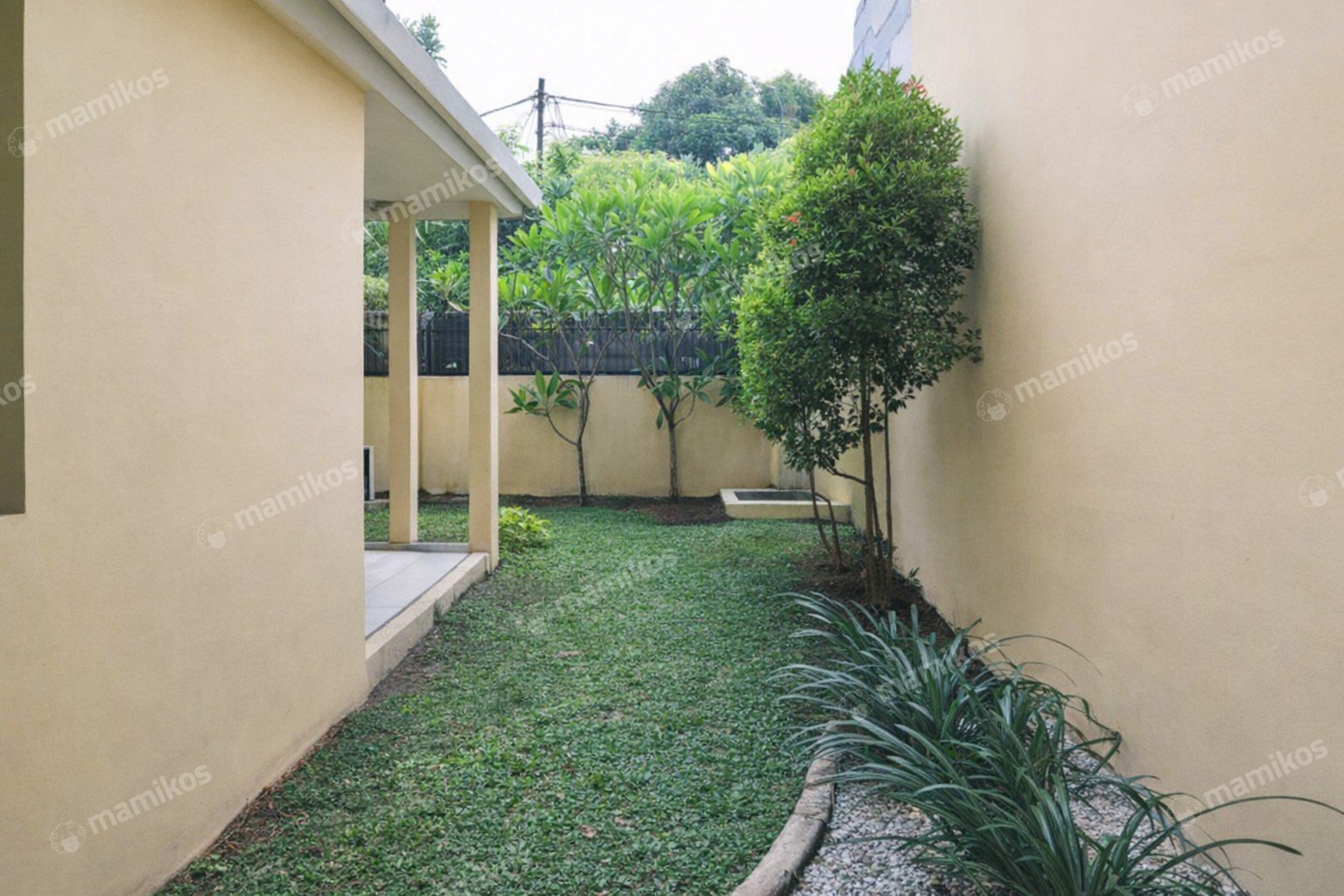 Rumah 4KT 4KM Kemang Jakarta Selatan