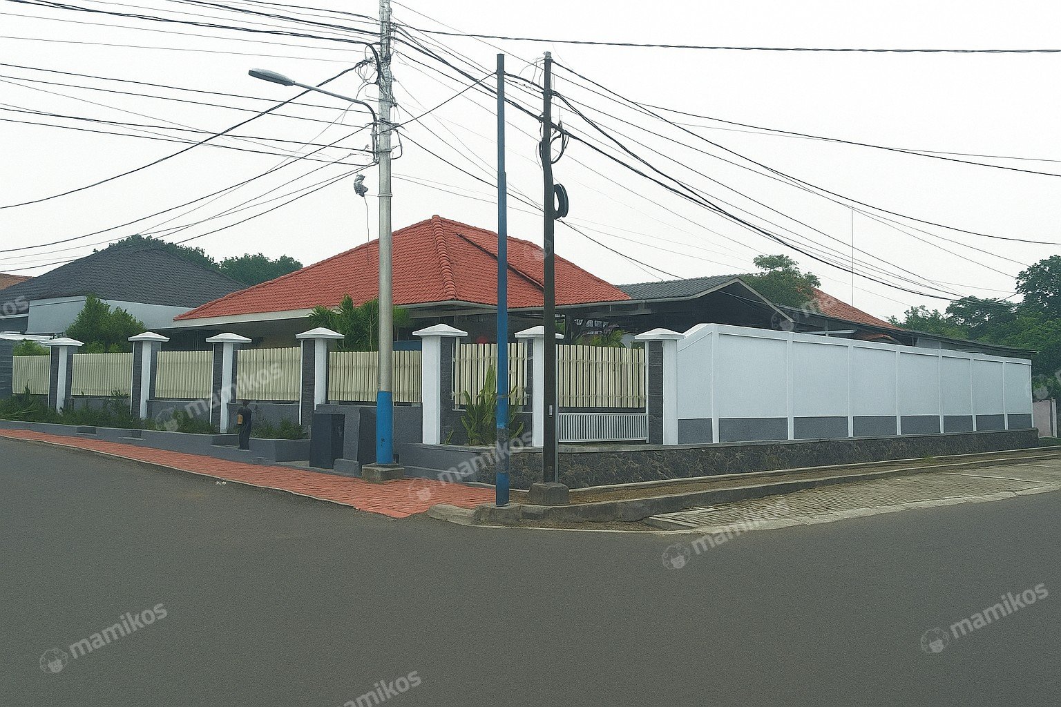 Rumah 4 Kamar Tidur 2 Kamar Mandi 2 Lantai Jatiwaringin Jakarta Timur