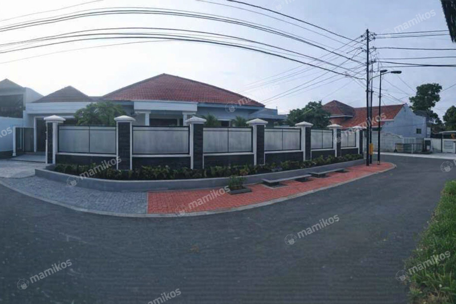 Rumah 4 Kamar Tidur 2 Kamar Mandi 2 Lantai Jatiwaringin Jakarta Timur - Photo 3