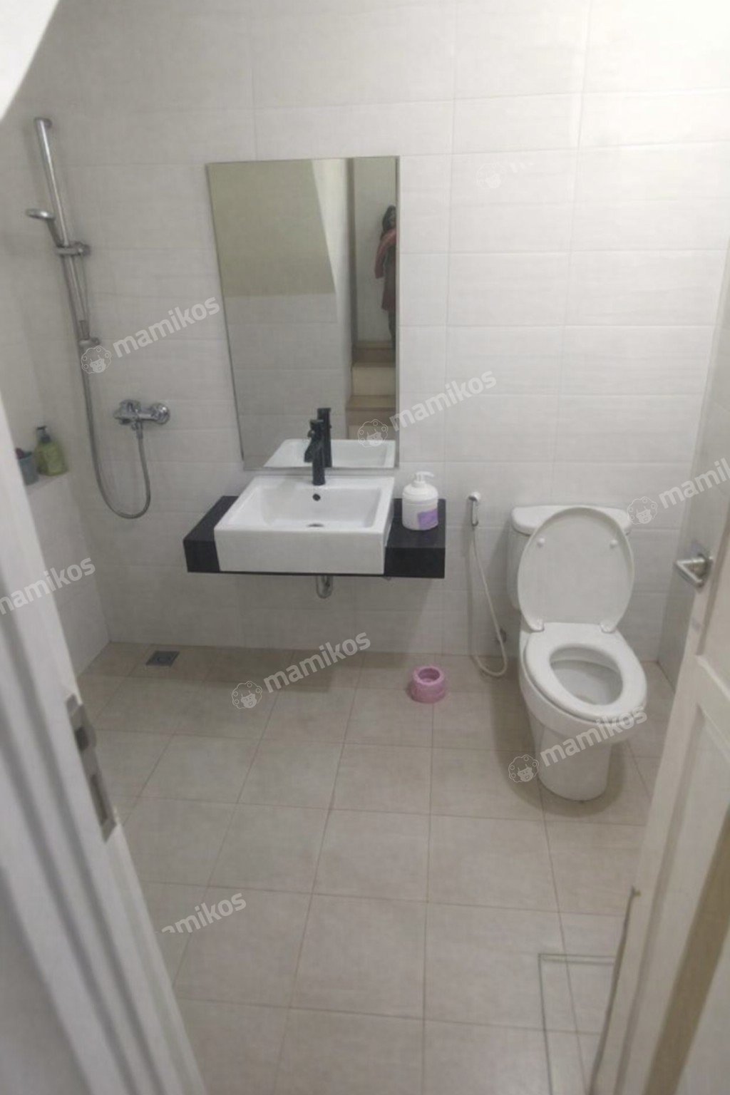 Rumah Sertifikat SHM 4 Kamar Tidur 2 Kamar Mandi Green Lake City Jakarta Barat - Photo 4