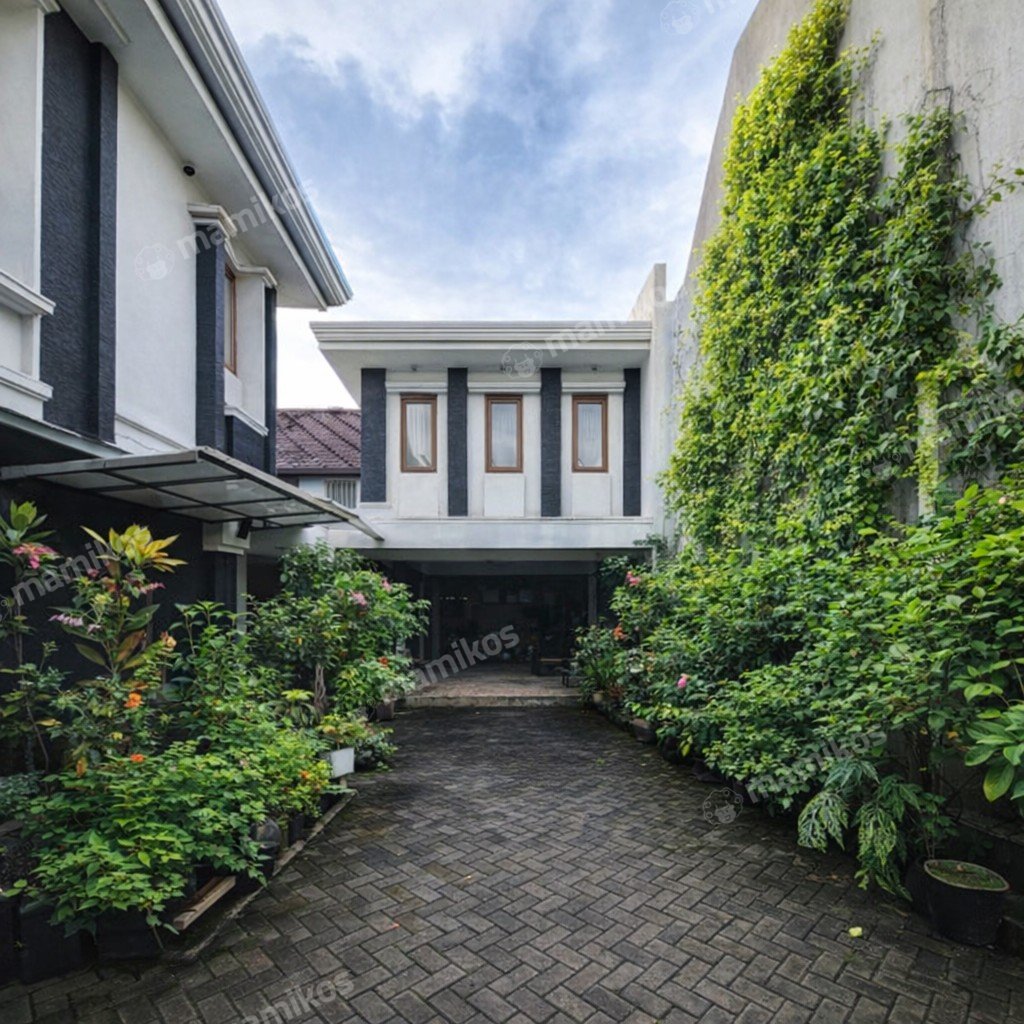 Rumah Sertifikat SHM 4 Kamar Tidur 3 Kamar Mandi Kemang Jakarta Selatan - Photo 2