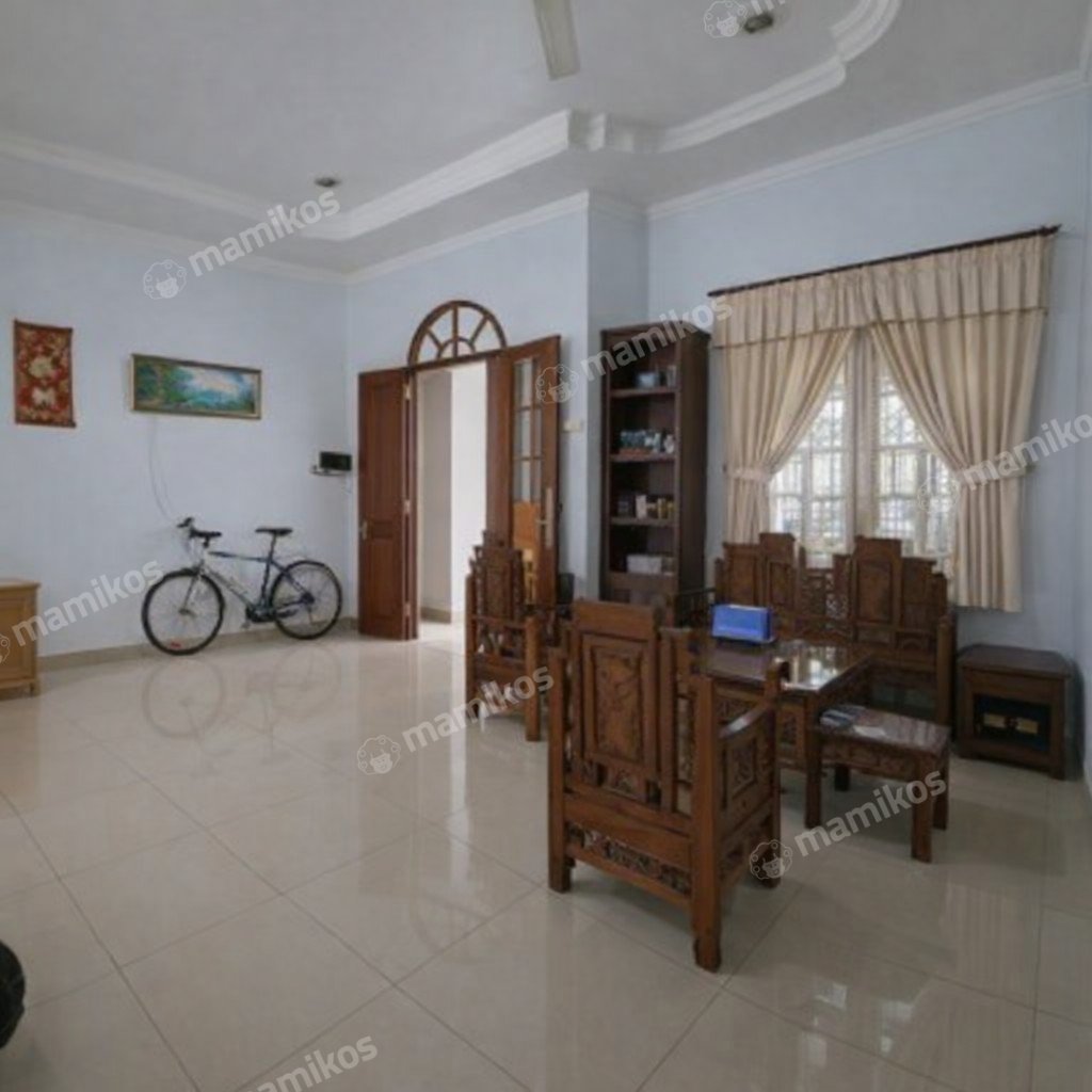 Rumah Sertifikat SHM 5 Kamar Tidur 5 Kamar Mandi Taman Ratu Jakarta Barat - Photo 2