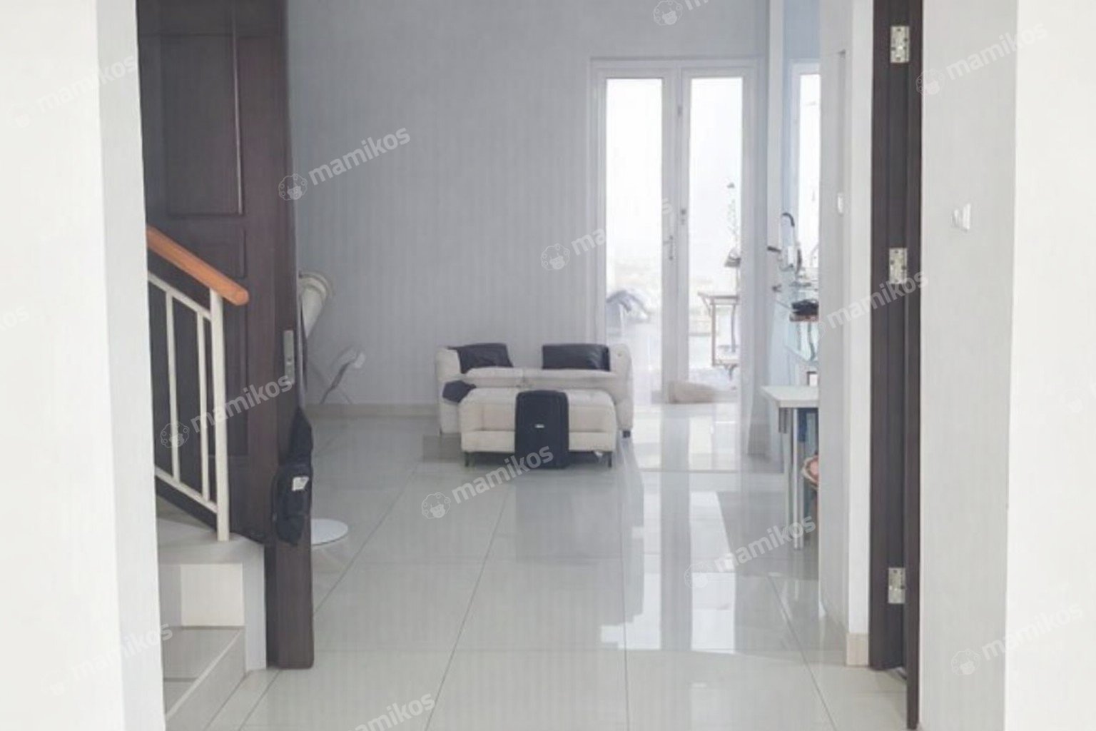 Rumah Sertifikat SHM 3 Kamar Tidur 3 Kamar Mandi Green Mansion Jakarta Barat