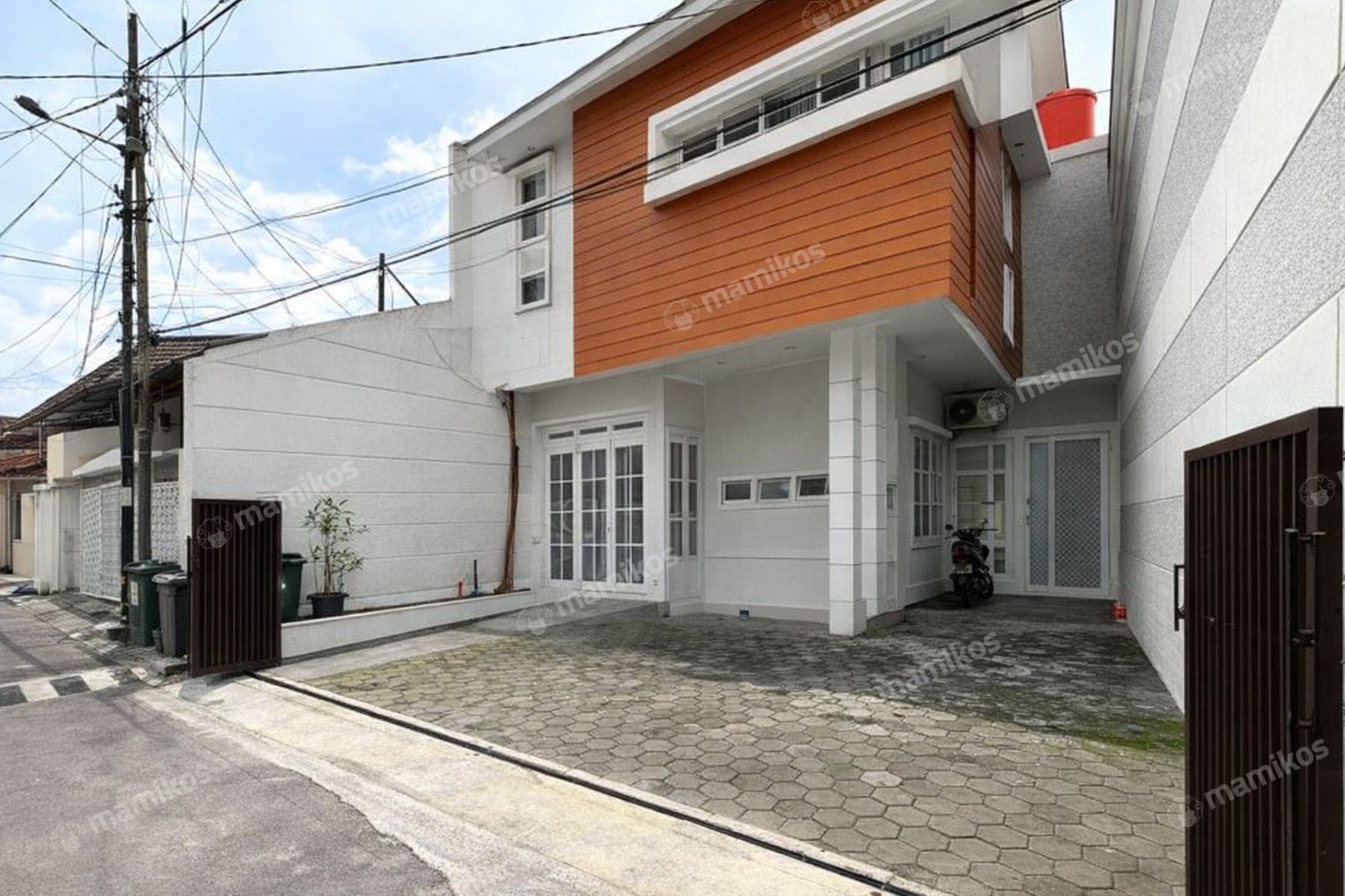 Rumah Sertifikat SHM 4 Kamar Tidur 4 Kamar Mandi Tebet Jakarta Selatan
