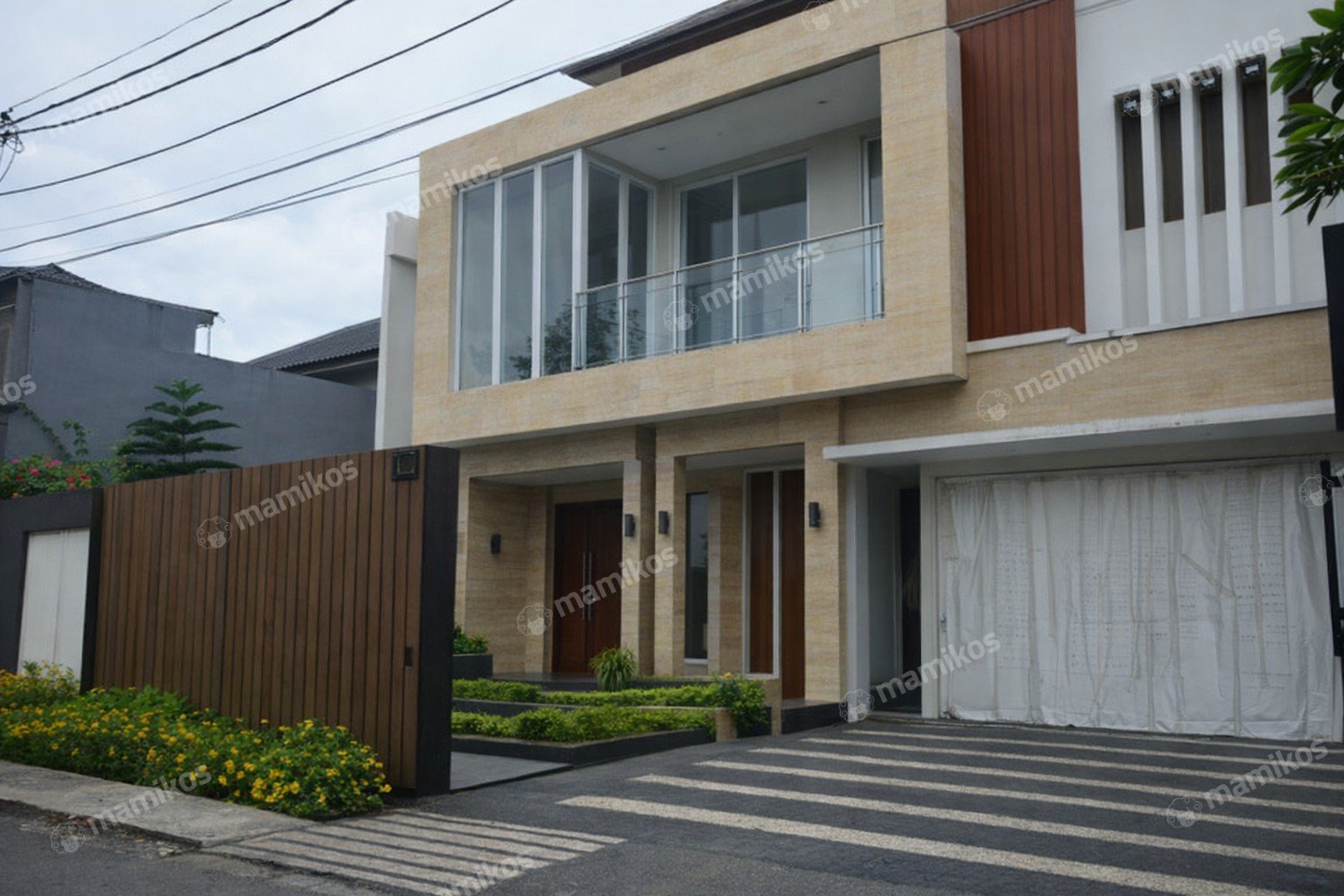 Rumah Baru Sertifikat SHM 4 Kamar Tidur Kemang Jakarta Selatan