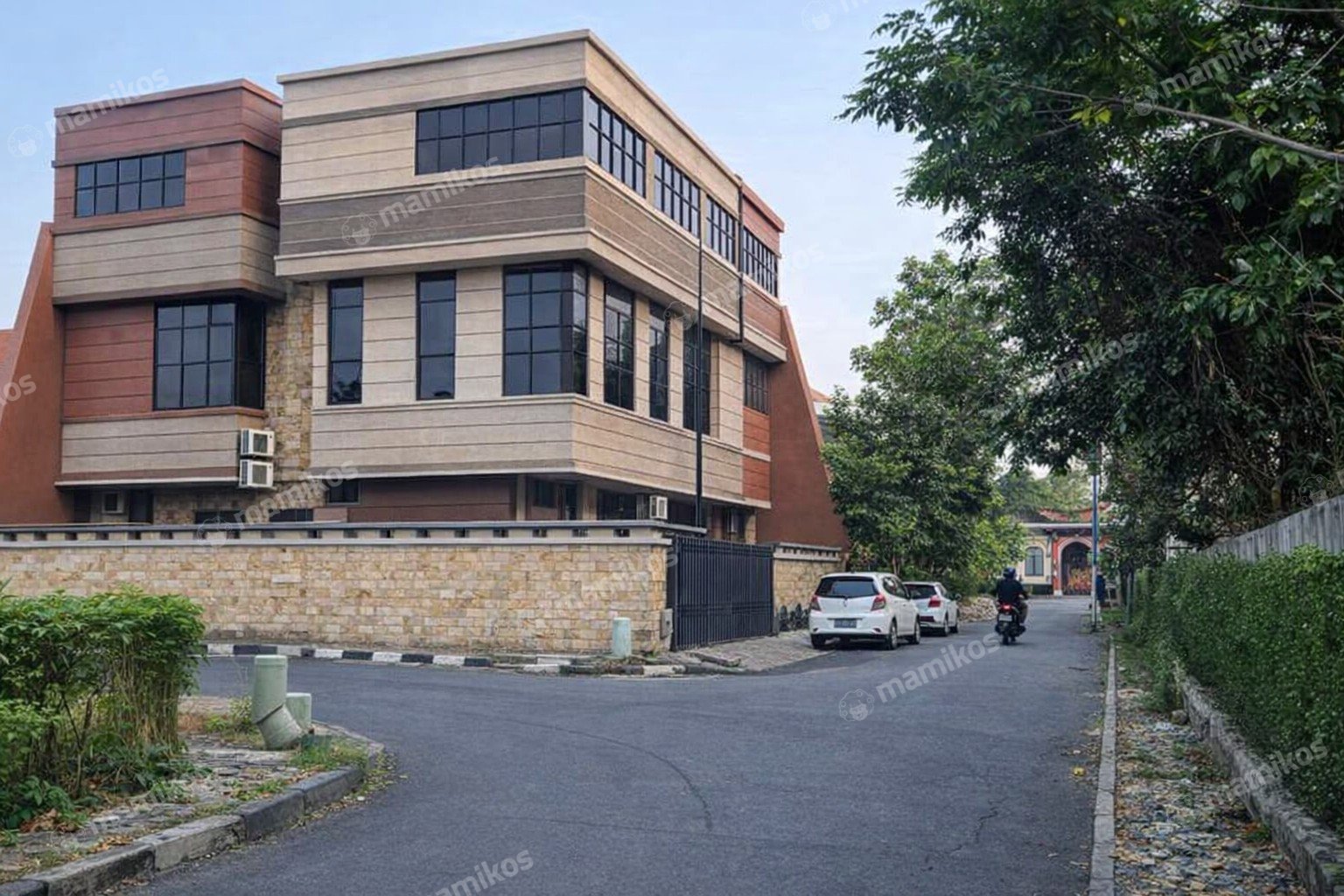 Rumah Sertifikat SHM 18 Kamar Tidur 13 Kamar Mandi Cakung Jakarta Timur