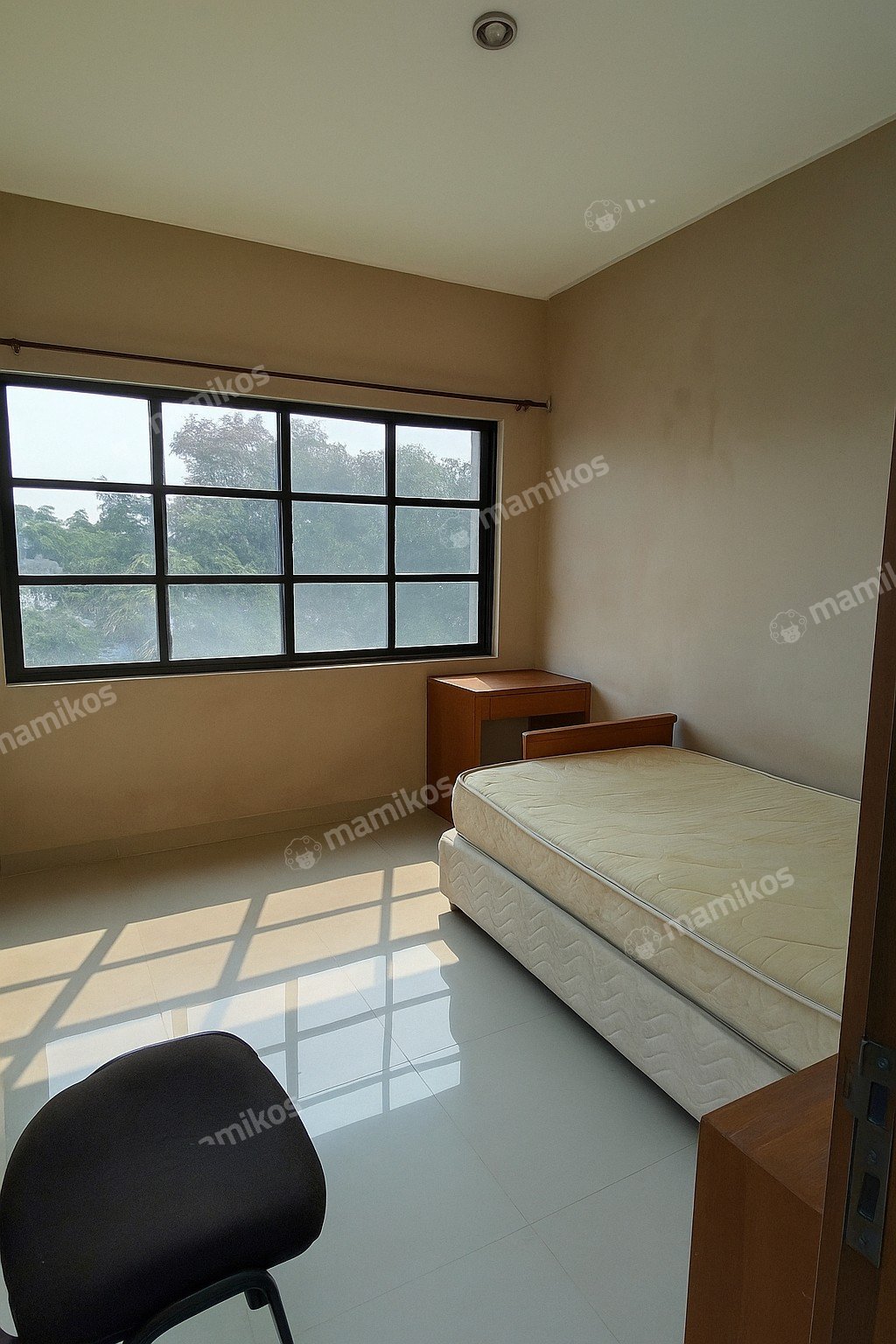Rumah Sertifikat SHM 18 Kamar Tidur 13 Kamar Mandi Cakung Jakarta Timur - Photo 2