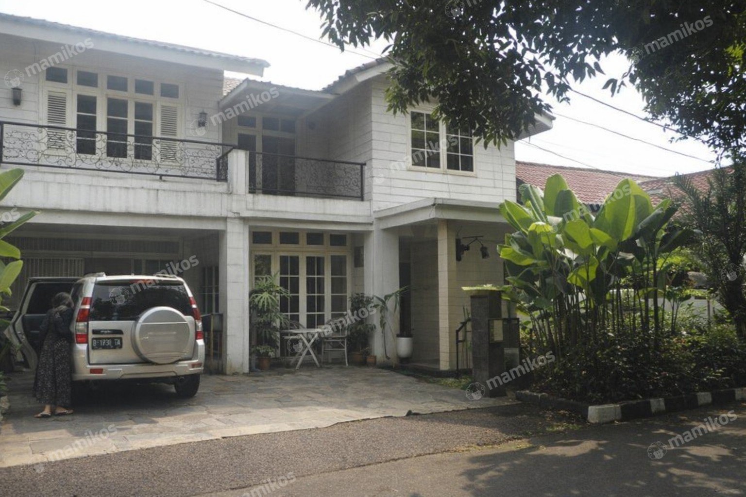 Rumah Sertifikat SHM 4 Kamar Tidur 5 Kamar Mandi Lebak Bulus Jakarta Selatan