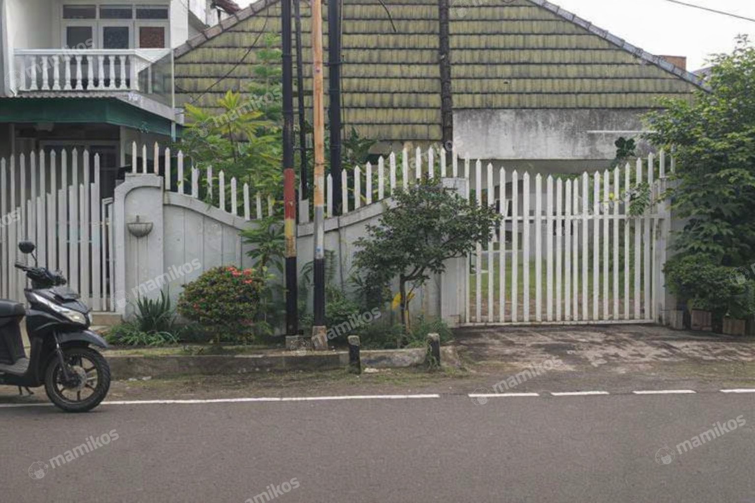 Rumah Sertifikat SHM 3 Kamar Tidur 3 Kamar Mandi Pulomas Jakarta Timur