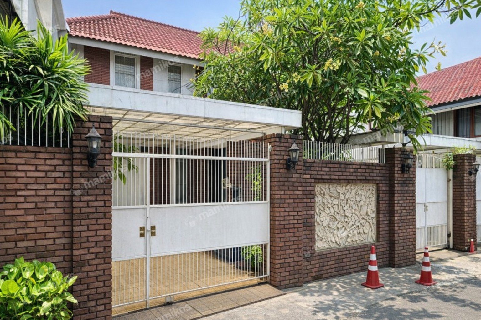 Rumah Sertifikat SHM 3 Kamar Tidur 3 Kamar Mandi Lebak Bulus Jakarta Selatan