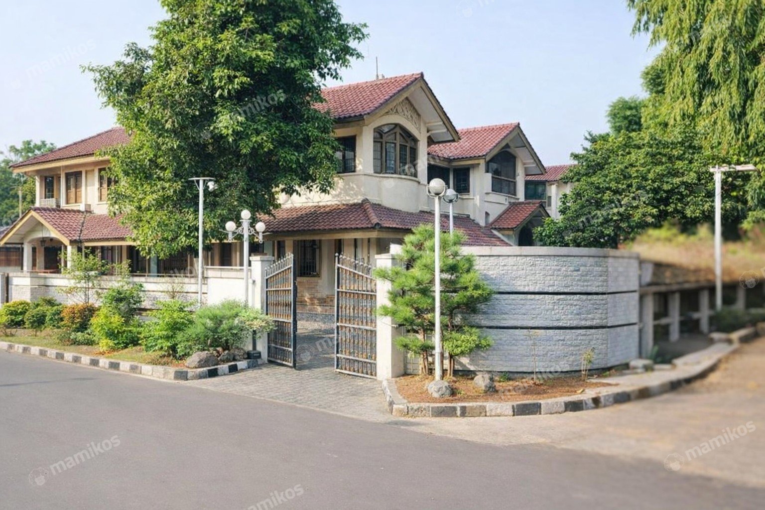 Rumah Sertifikat SHM 4 Kamar Tidur 3 Kamar Mandi Lebak Bulus Jakarta Selatan