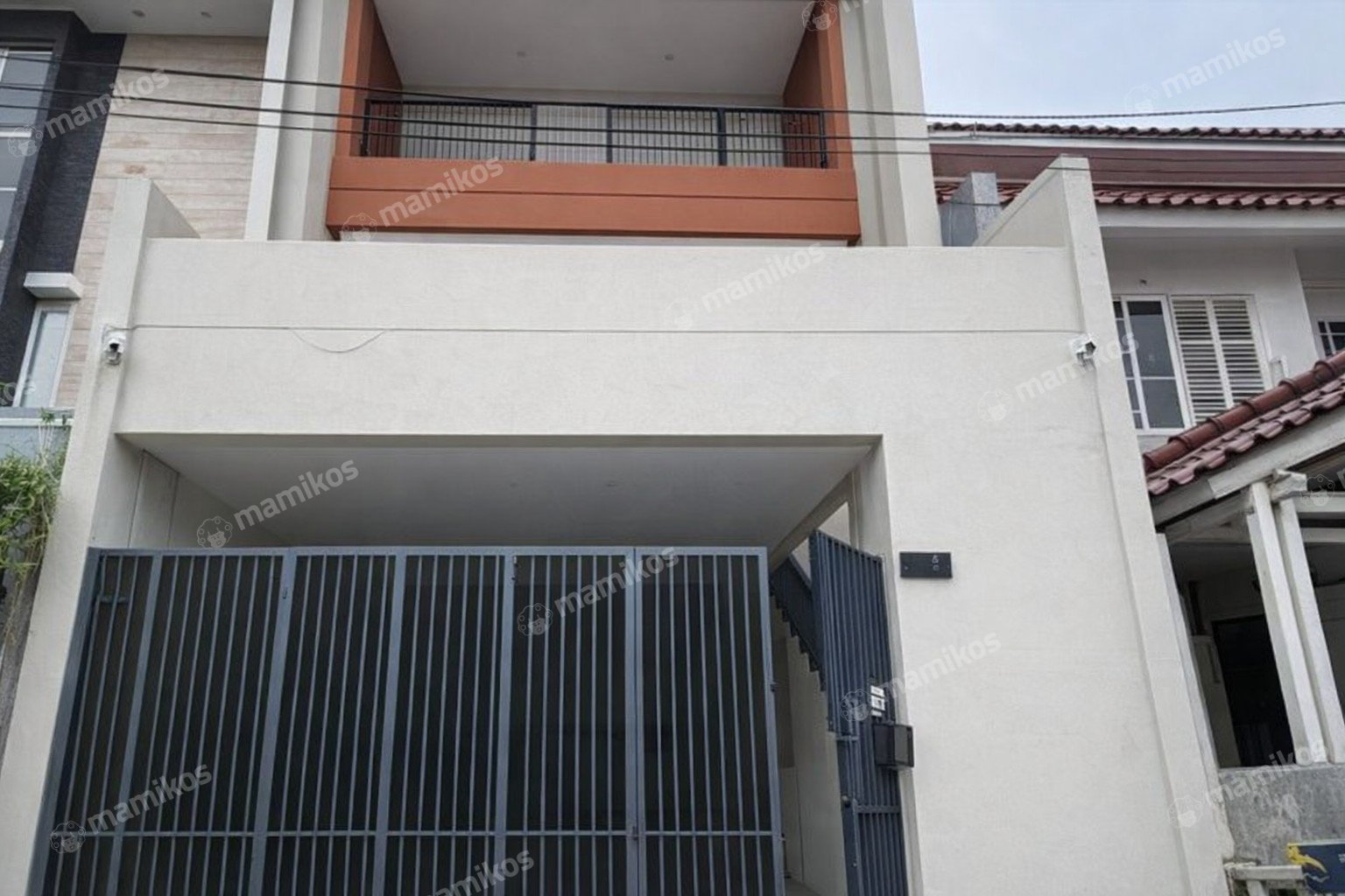 Rumah Sertifikat SHM 4 Kamar Tidur 4 Kamar Mandi Rawamangun Jakarta Timur