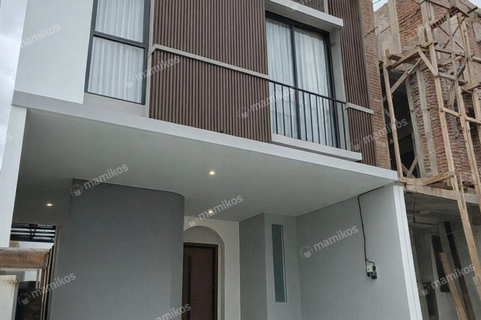 Rumah Sertifikat SHM 3 Kamar Tidur 2 Kamar Mandi Lebak Bulus Jakarta Selatan