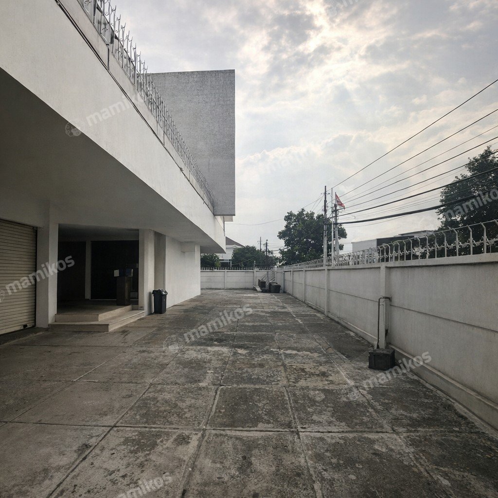 Rumah Sertifikat SHM 3 Kamar Tidur 3 Kamar Mandi Kebayoran Baru Jakarta Selatan - Photo 4