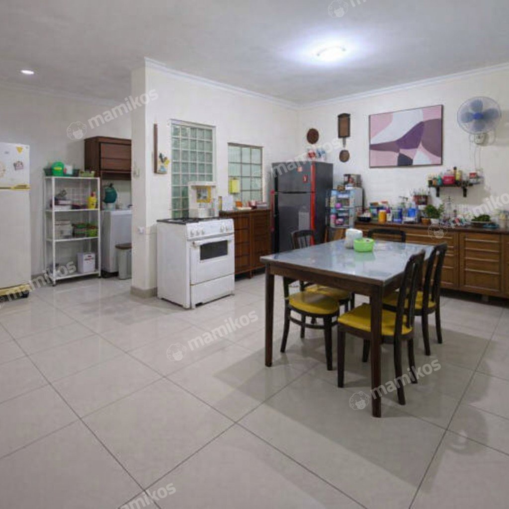 Rumah Sertifikat SHM 5 Kamar Tidur 4 Kamar Mandi Taman Ratu Jakarta Barat - Photo 5