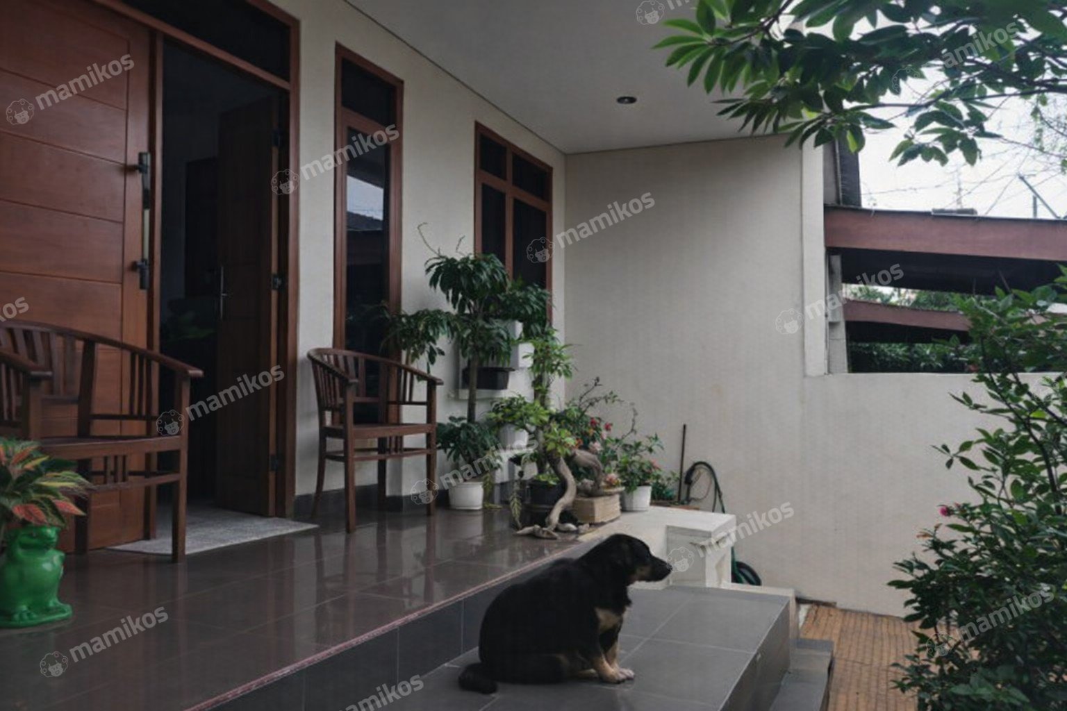 Rumah Sertifikat SHM 5 Kamar Tidur 4 Kamar Mandi Pulomas Jakarta Timur
