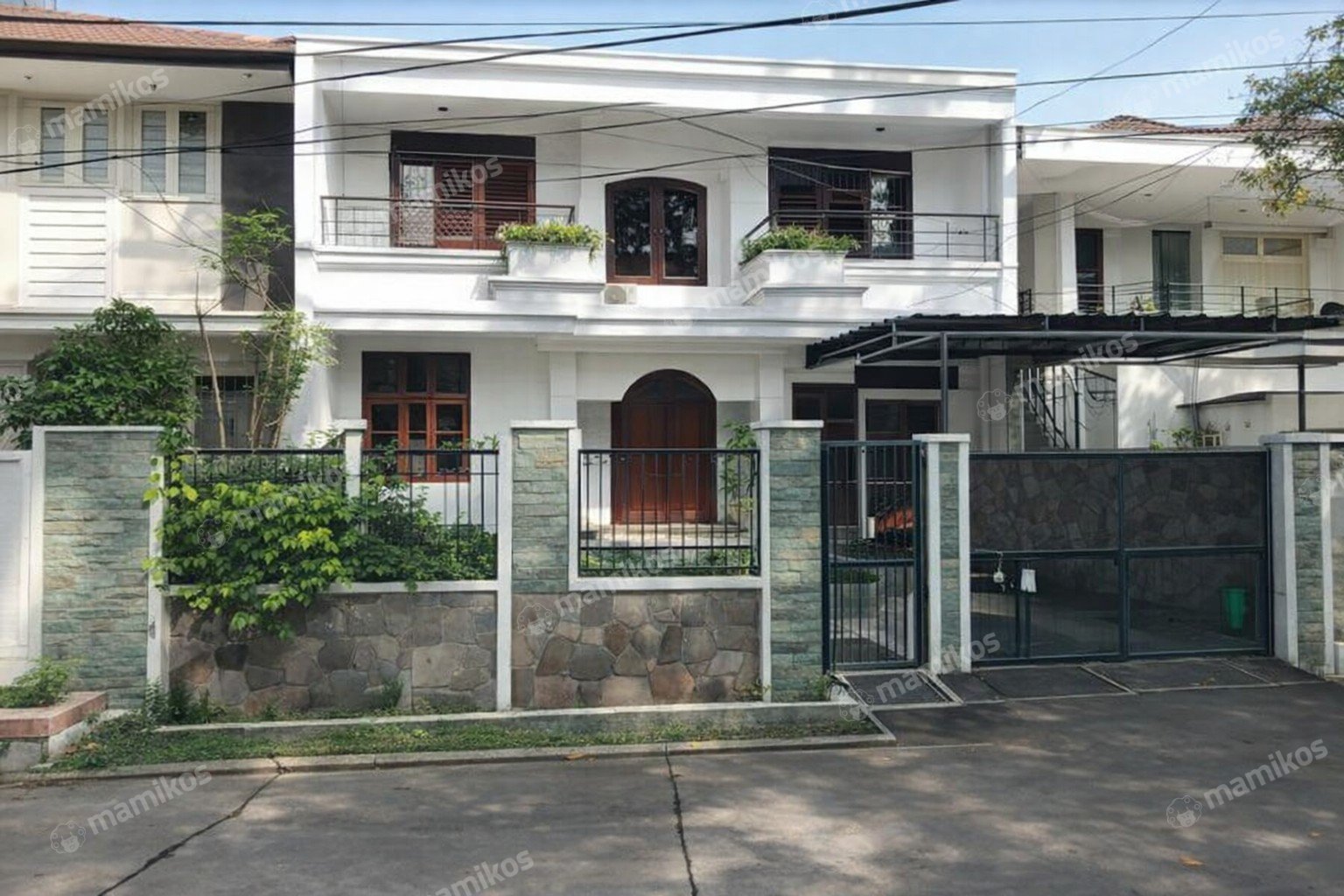 Rumah Sertifikat SHM 4 Kamar Tidur 2 Kamar Mandi Sunter Jakarta Utara